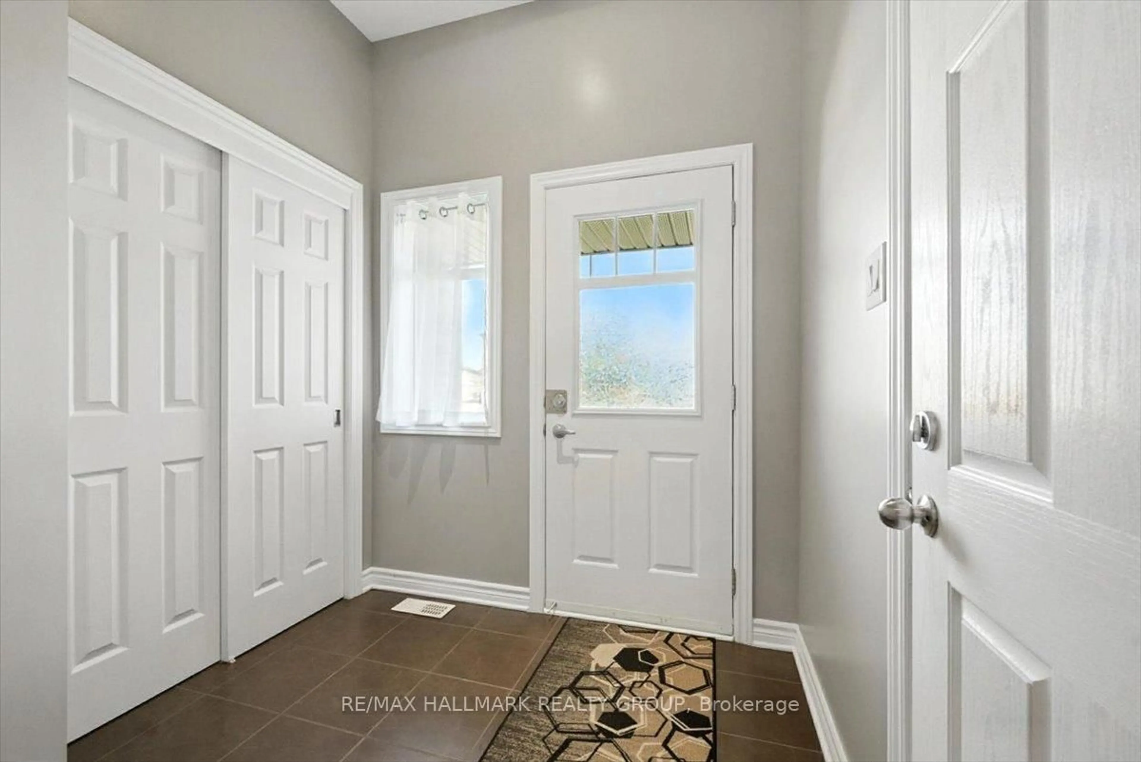 Indoor entryway for 226 Gerry Lalonde Dr, Orleans Ontario K4A 0W6