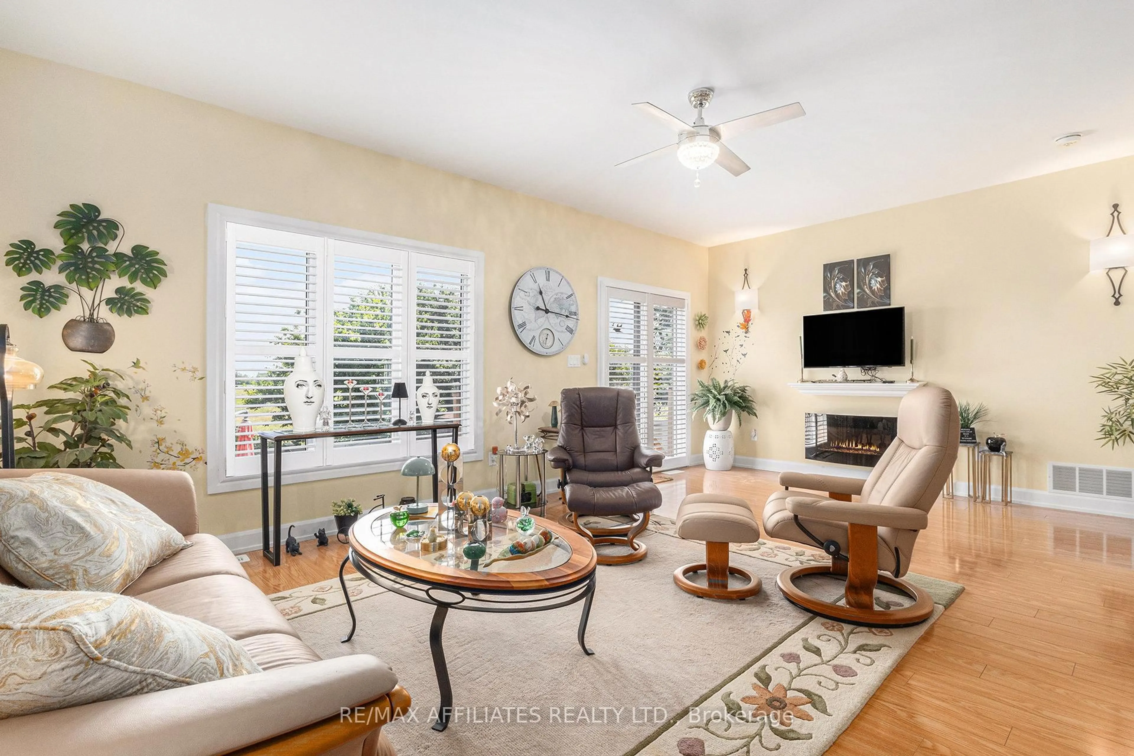 Living room with furniture, unknown for 465 Lancaster Lane, North Dundas Ontario N1A 2W1