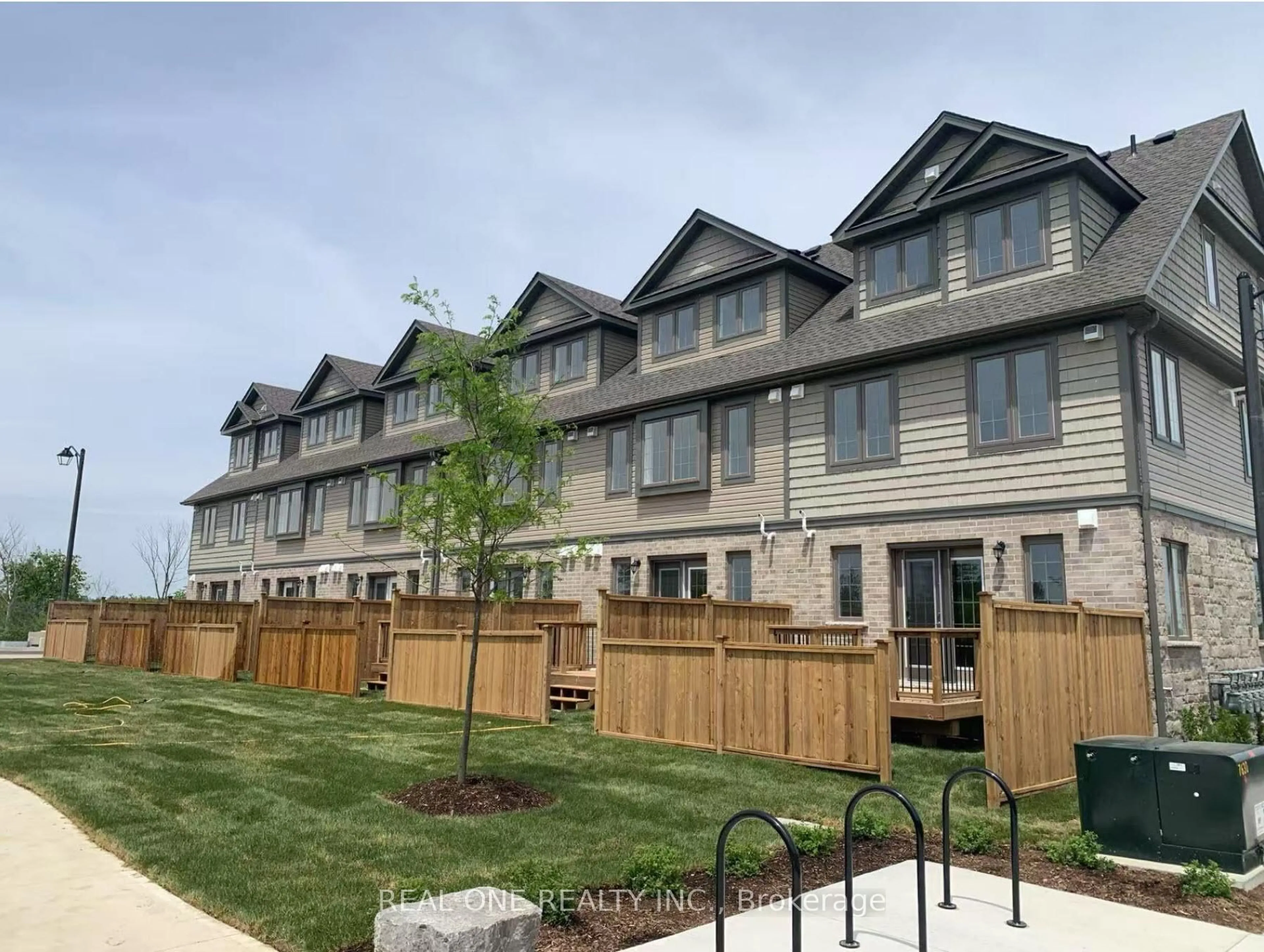 A pic from outside/outdoor area/front of a property/back of a property/a pic from drone, mountain view for 85 Mullin Dr #31B, Guelph Ontario N1E 0R4