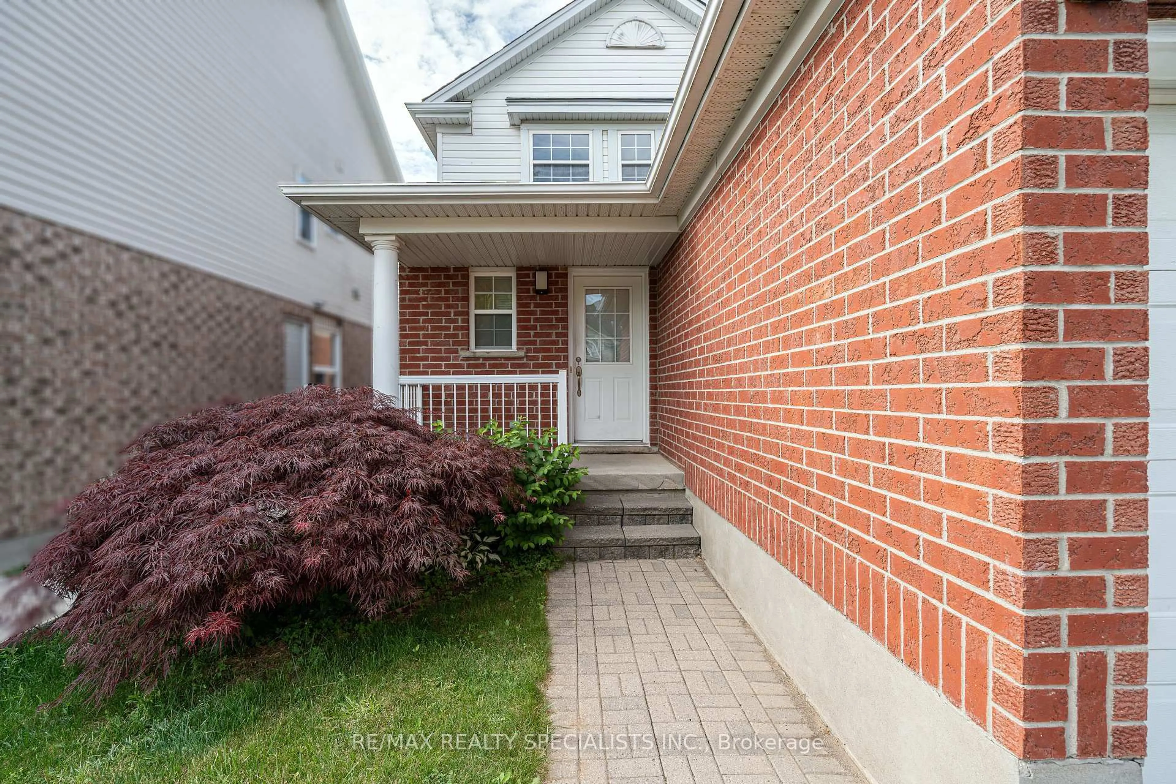 Home with brick exterior material, street for 32 Amanda Walk, Cambridge Ontario N3C 4K8