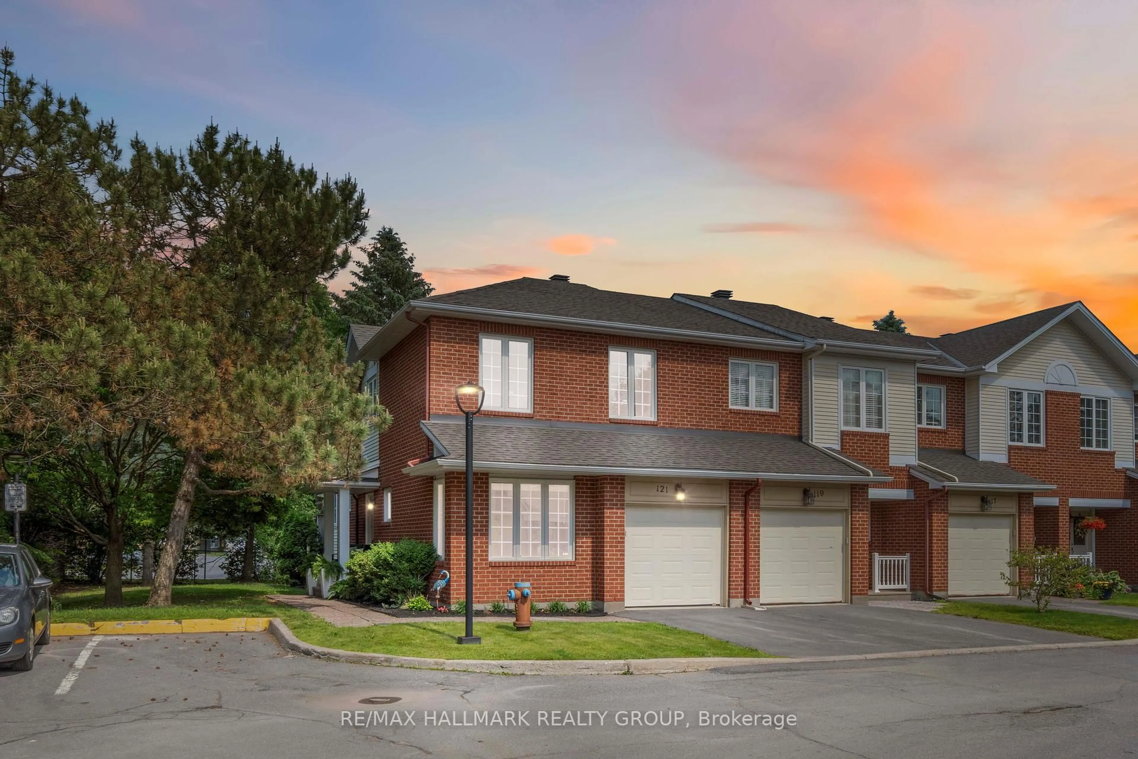 Home with brick exterior material, street for 121 Stonebriar Dr #14, Ottawa Ontario K2G 5Y1
