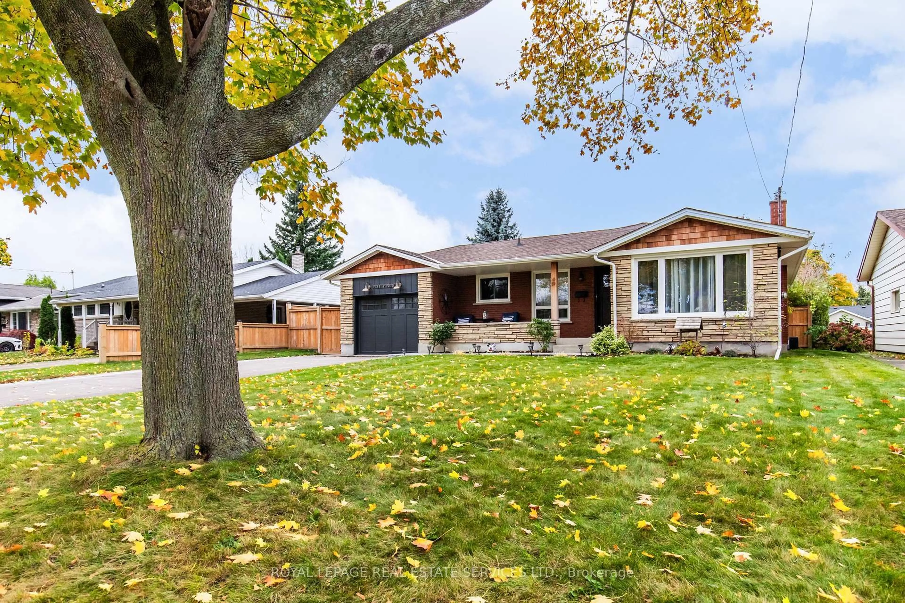 Home with brick exterior material, street for 49 Royal Manor Dr, St. Catharines Ontario L2M 4L2