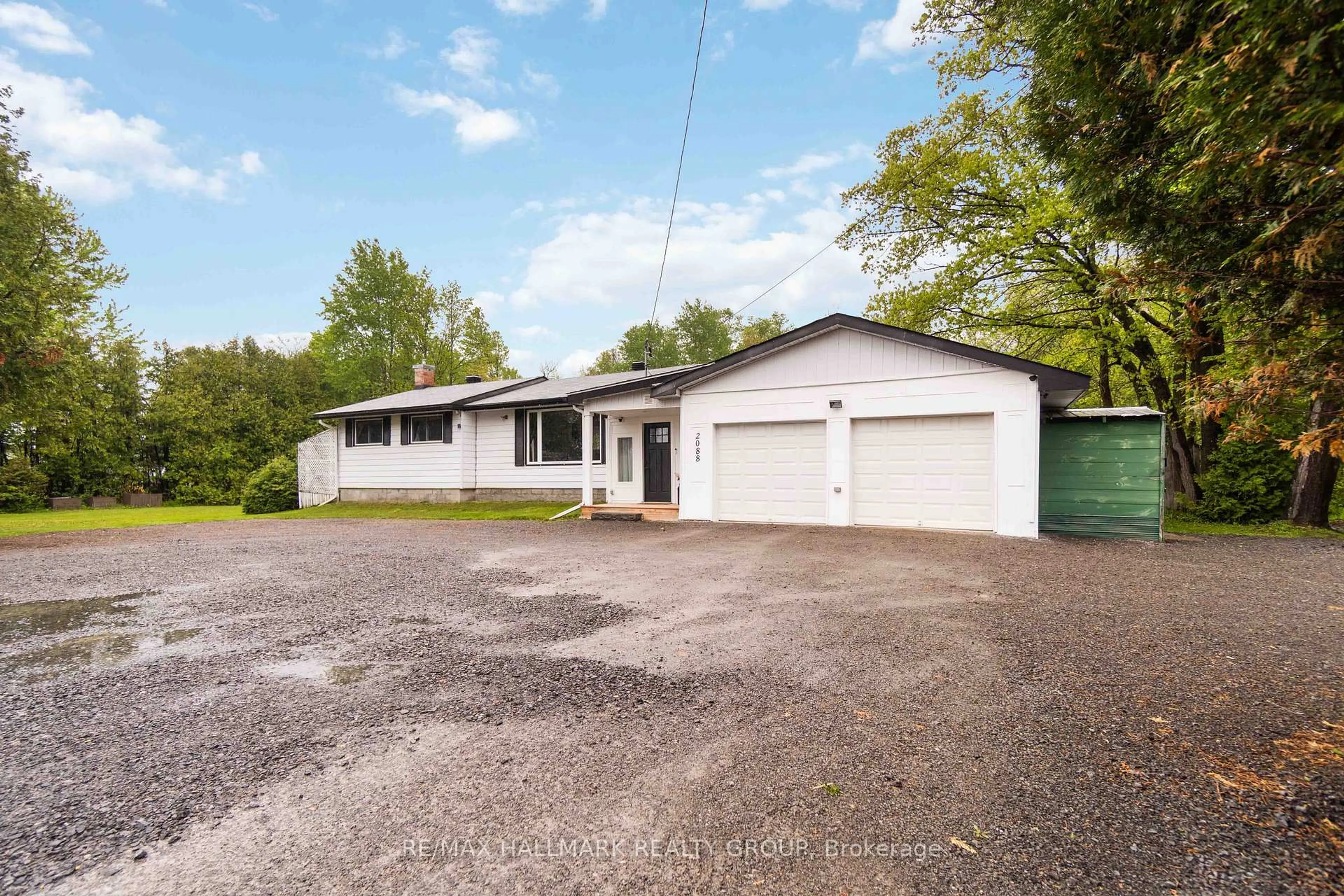 A pic from outside/outdoor area/front of a property/back of a property/a pic from drone, street for 2088 BURNSTOWN Rd, Renfrew Ontario K7V 3Z4