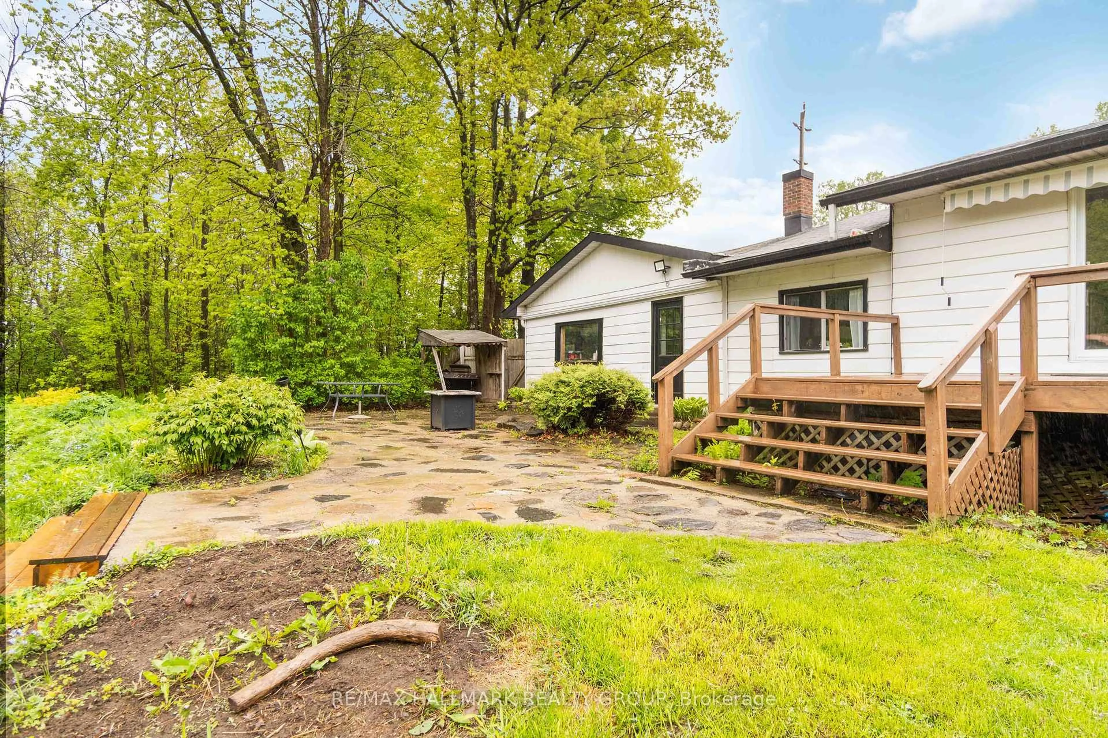 Patio, unknown for 2088 BURNSTOWN Rd, Renfrew Ontario K7V 3Z4