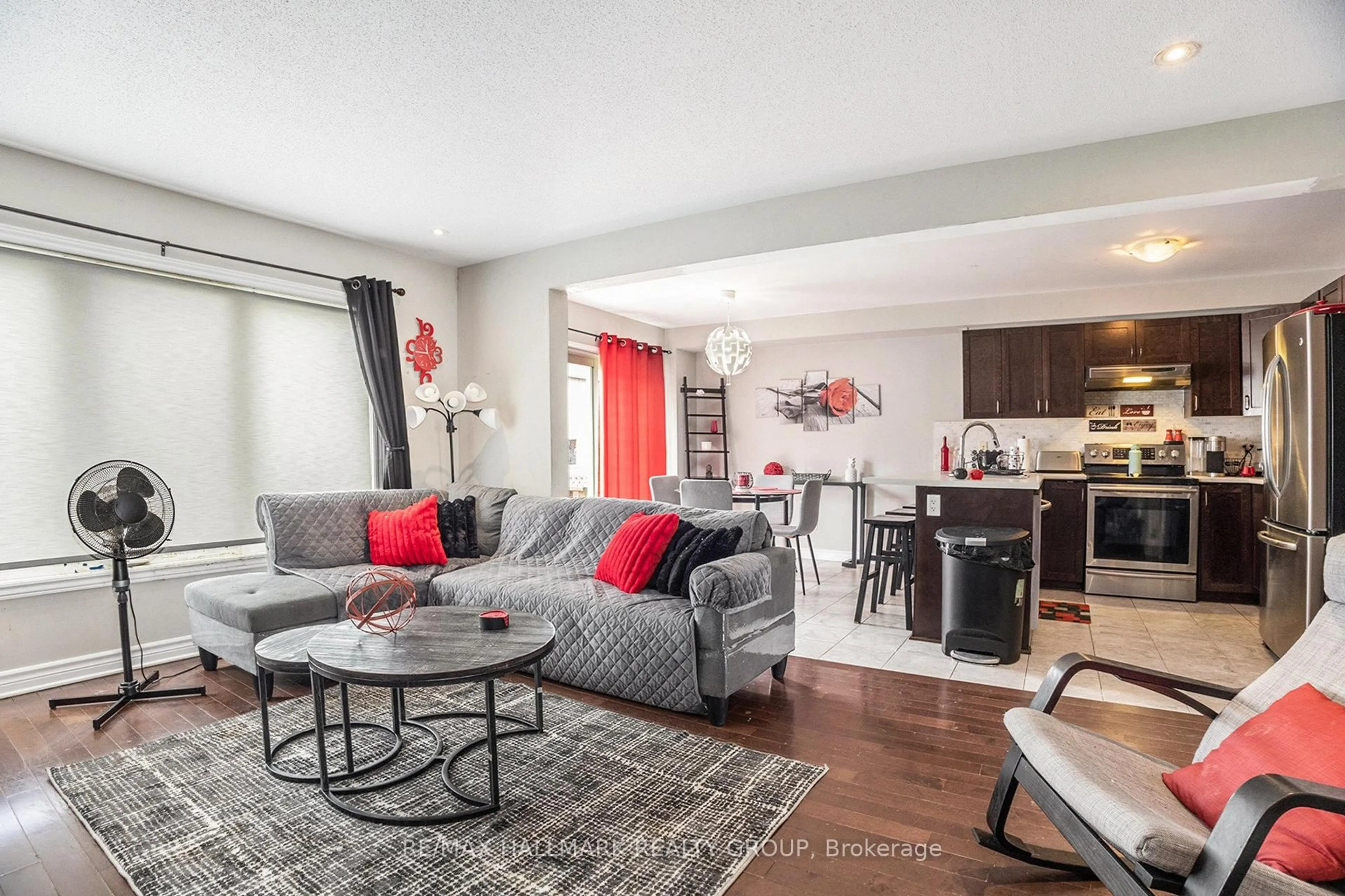 Living room with furniture, unknown for 6349 Renaud Rd, Ottawa Ontario K1W 0J4