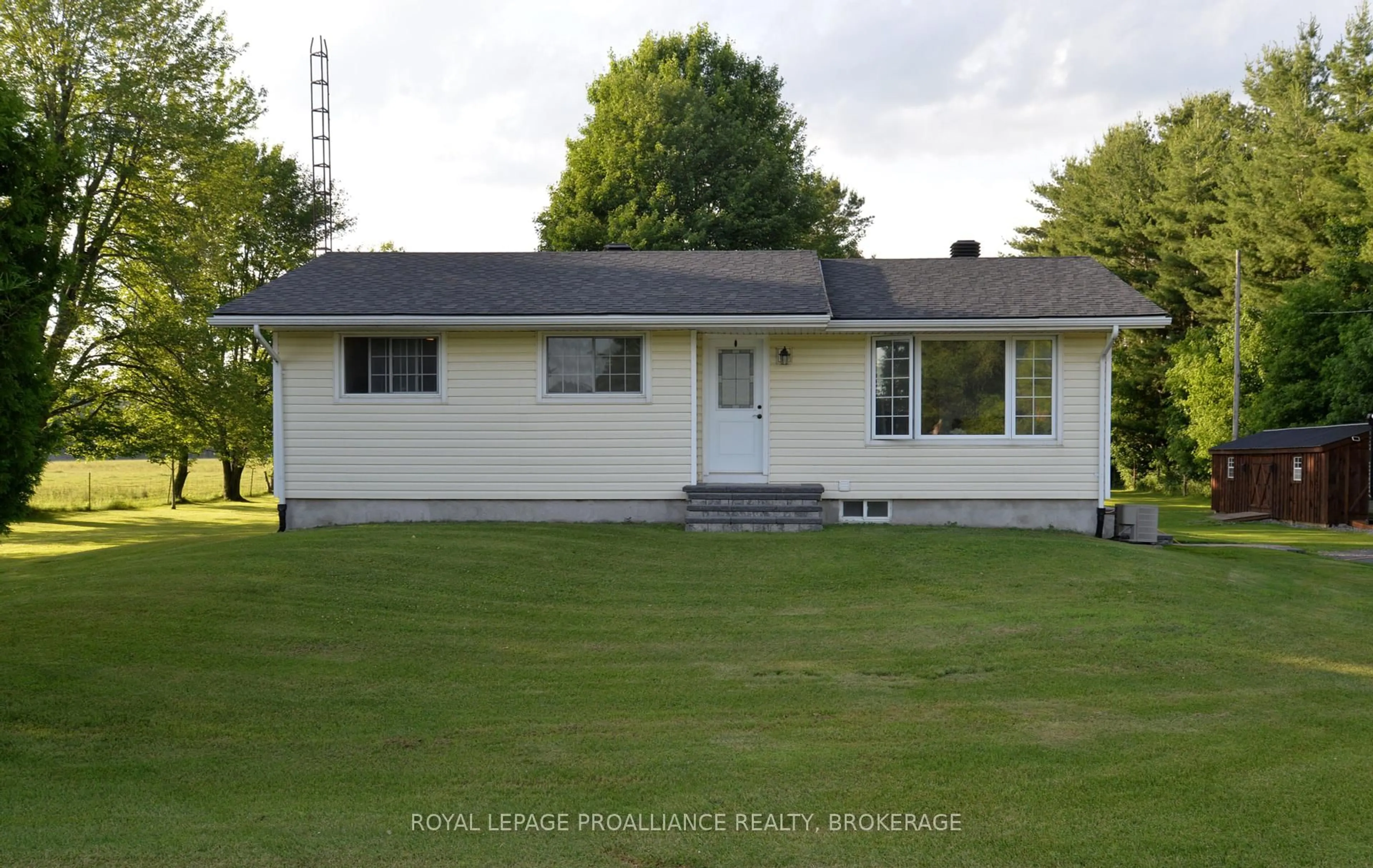 Home with vinyl exterior material, unknown for 3646 Brewers Mills Rd, Seeley's Bay Ontario K0H 2N0