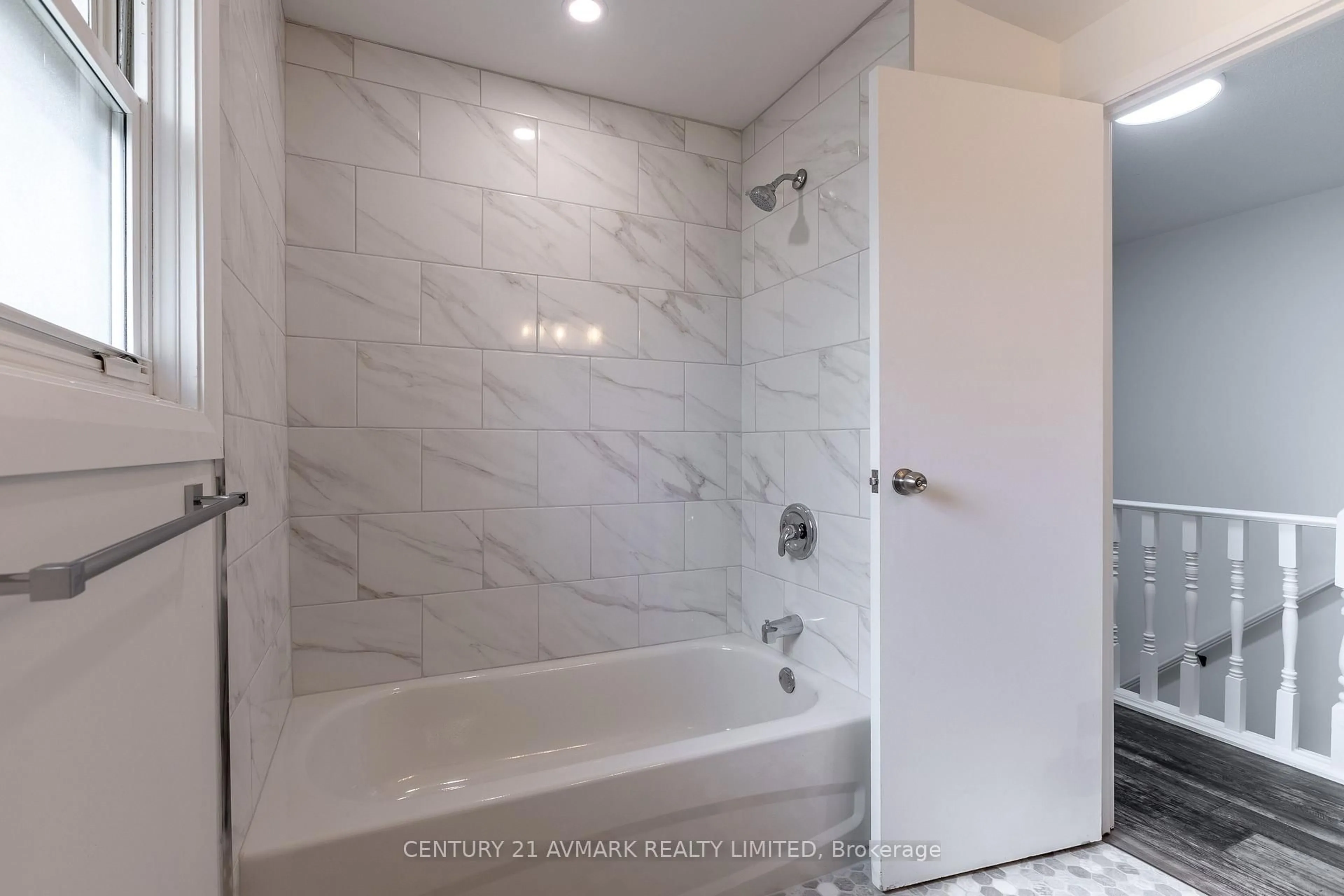 Contemporary bathroom, ceramic/tile floor for 111 Northgate Dr, Welland Ontario L3C 5Y3