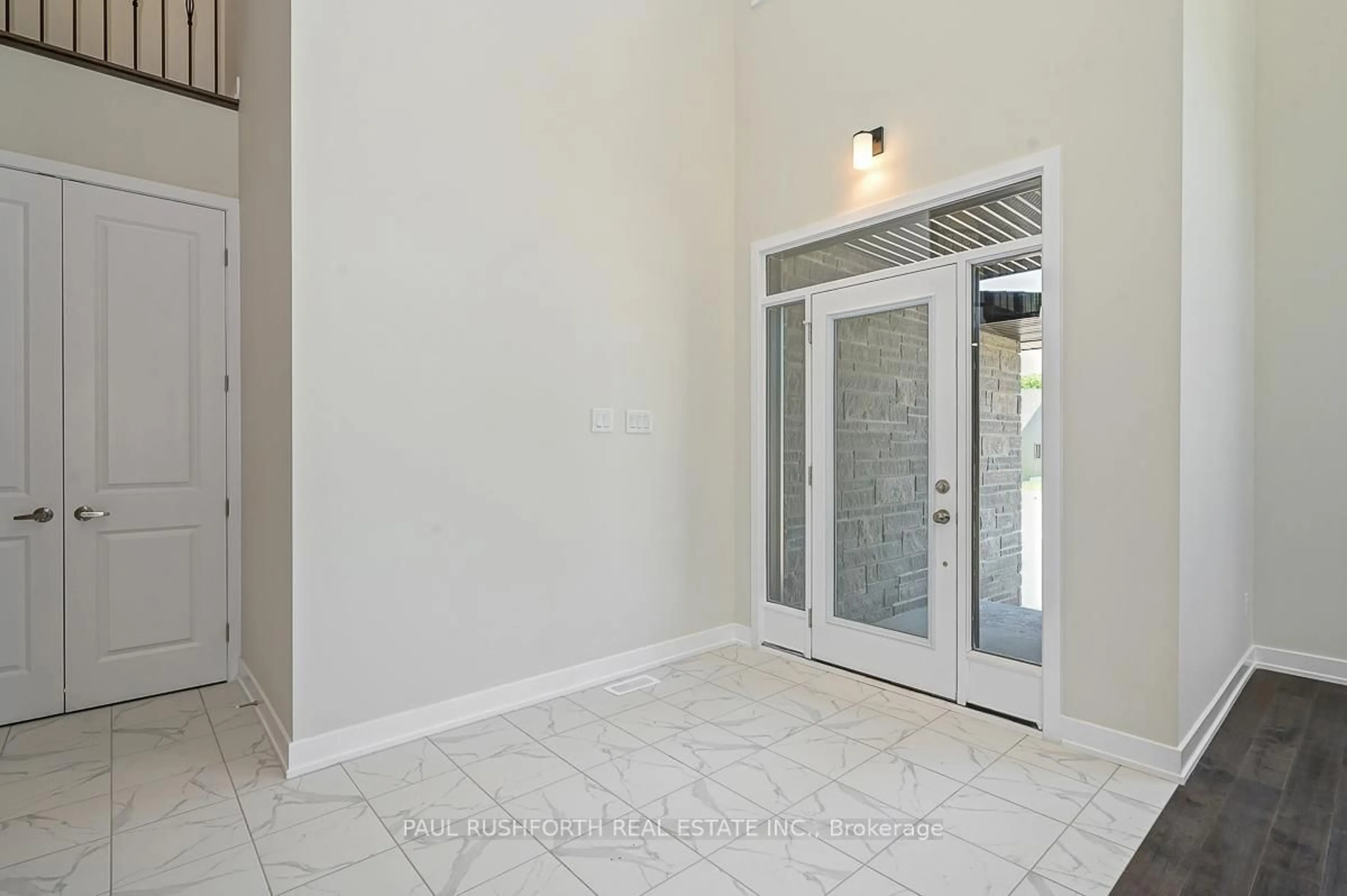 Indoor foyer for 173 Frank Fisher Cres, Almonte Ontario K0A 1A0