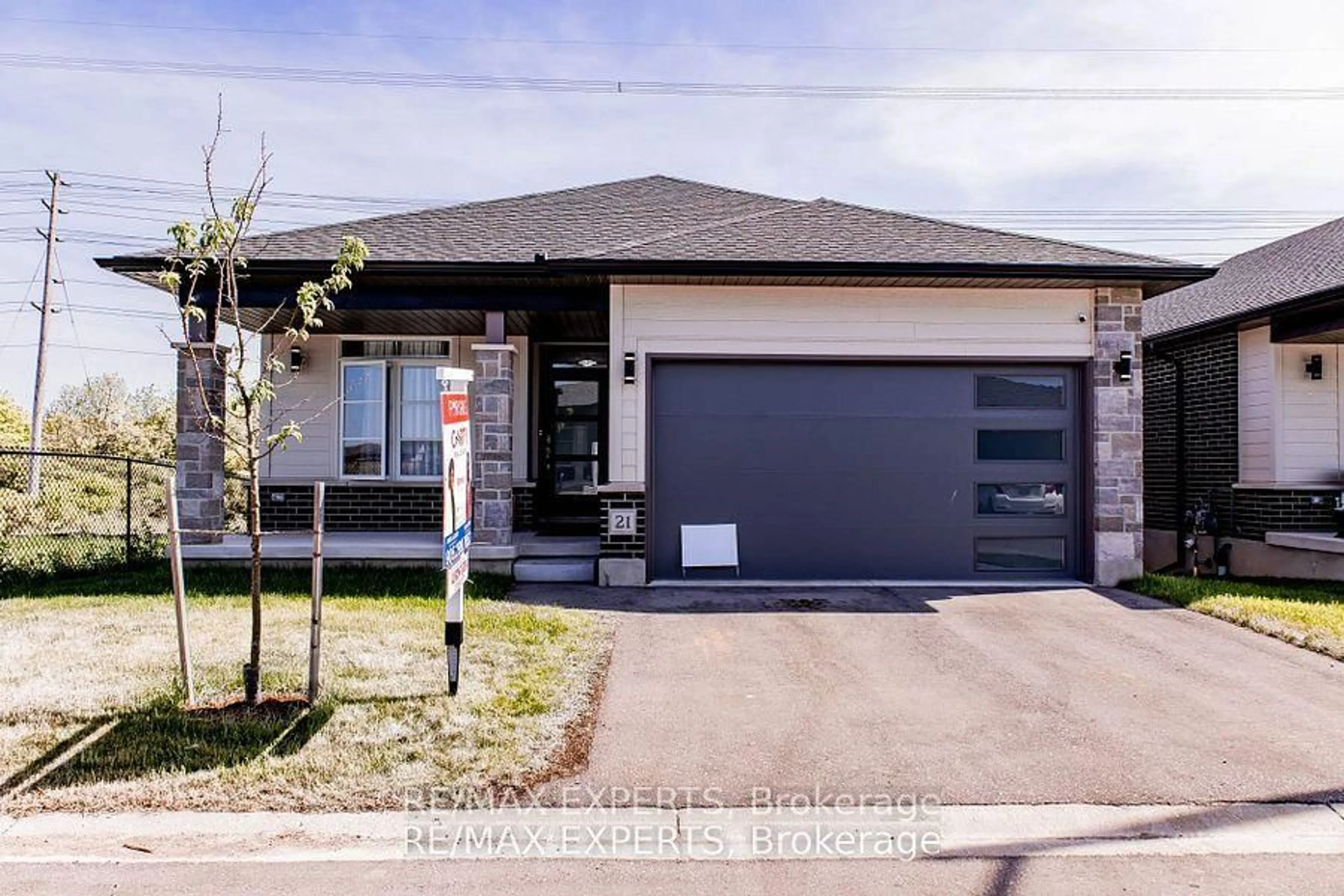 Home with brick exterior material, street for 10 MCPHERSON Crt #21, Central Elgin Ontario N5R 0L8