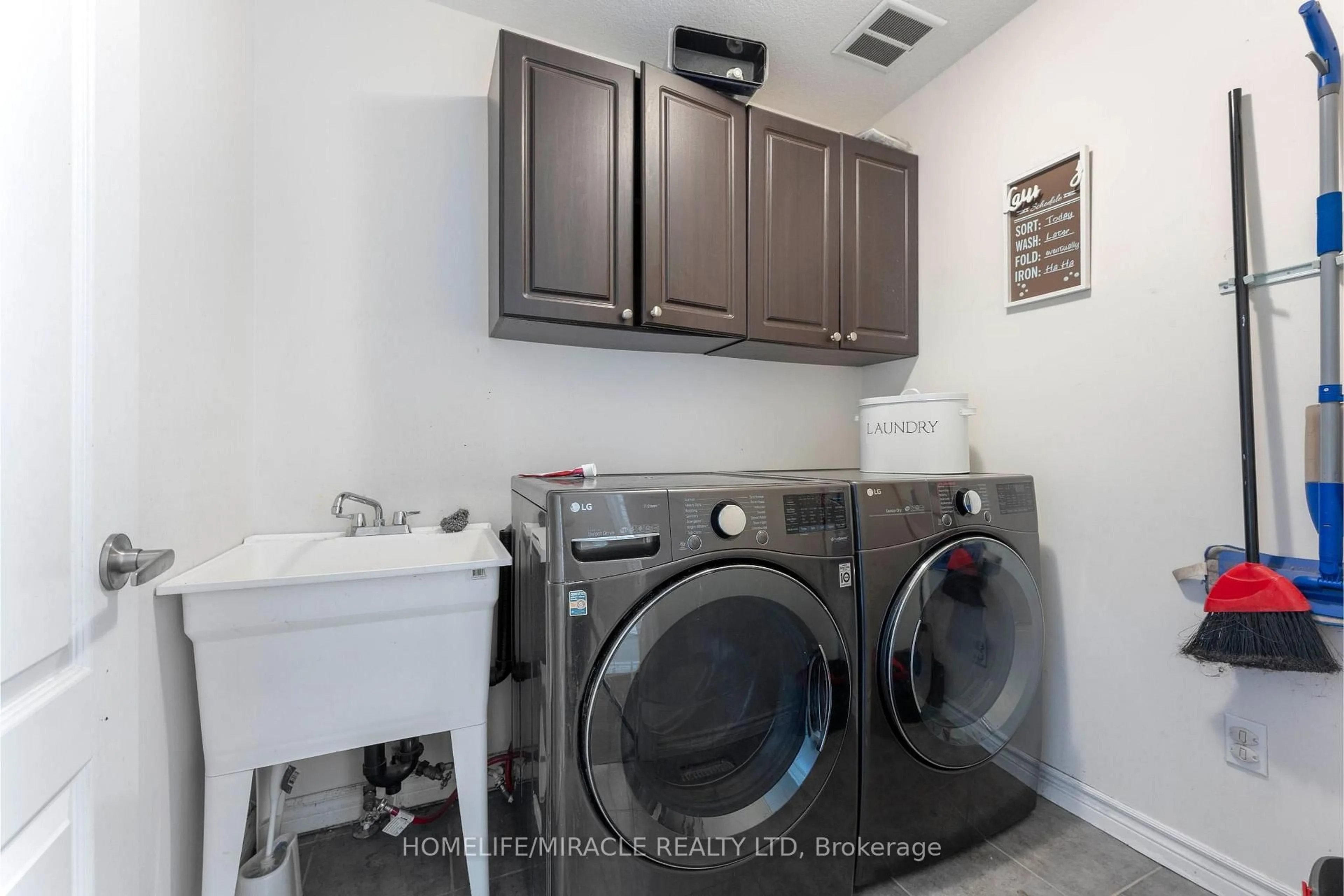 Laundry room for 6 Pompeii St, Kitchener Ontario N2R 0A8