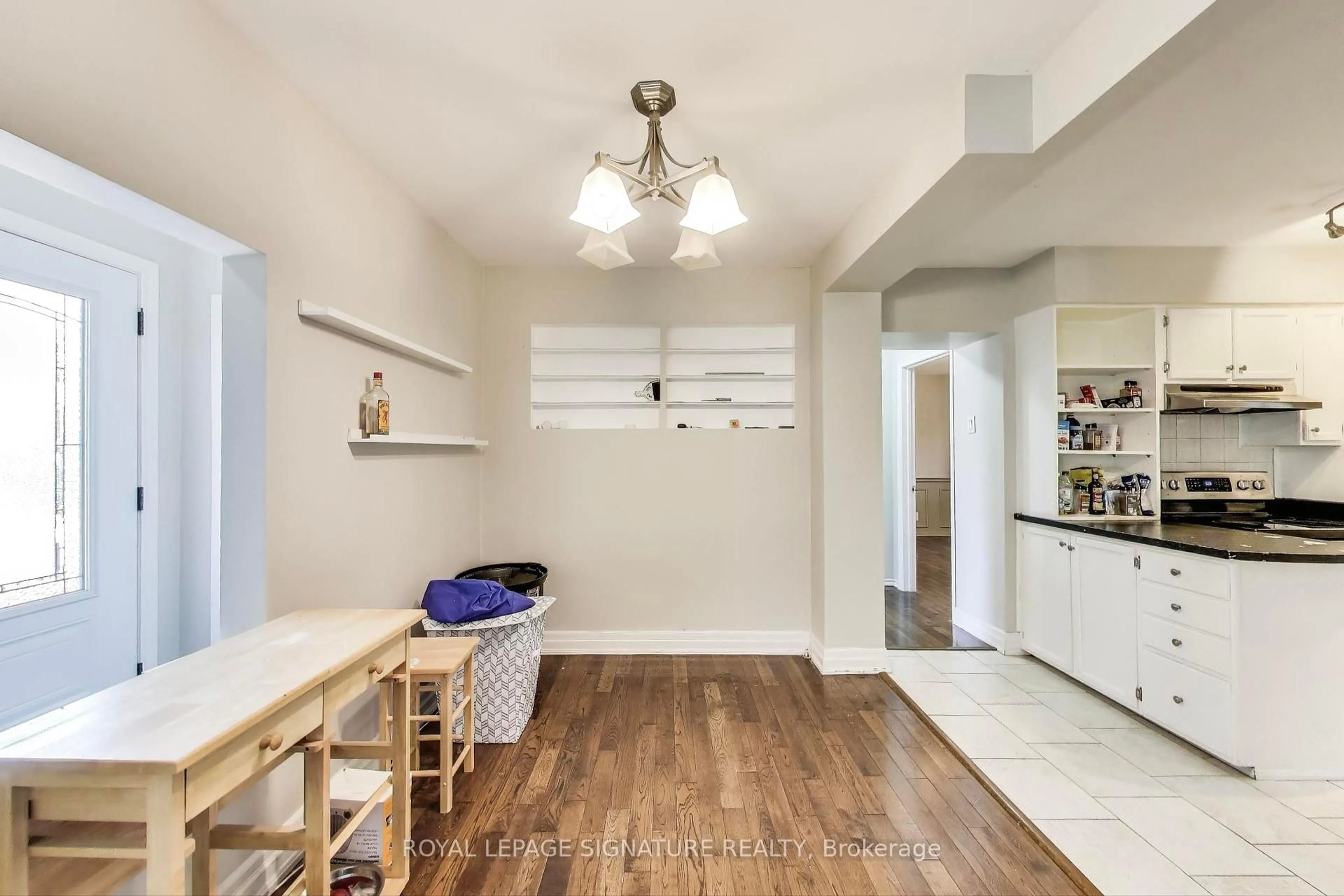 Indoor entryway for 68 Harold St, Hamilton Ontario L8S 2R9