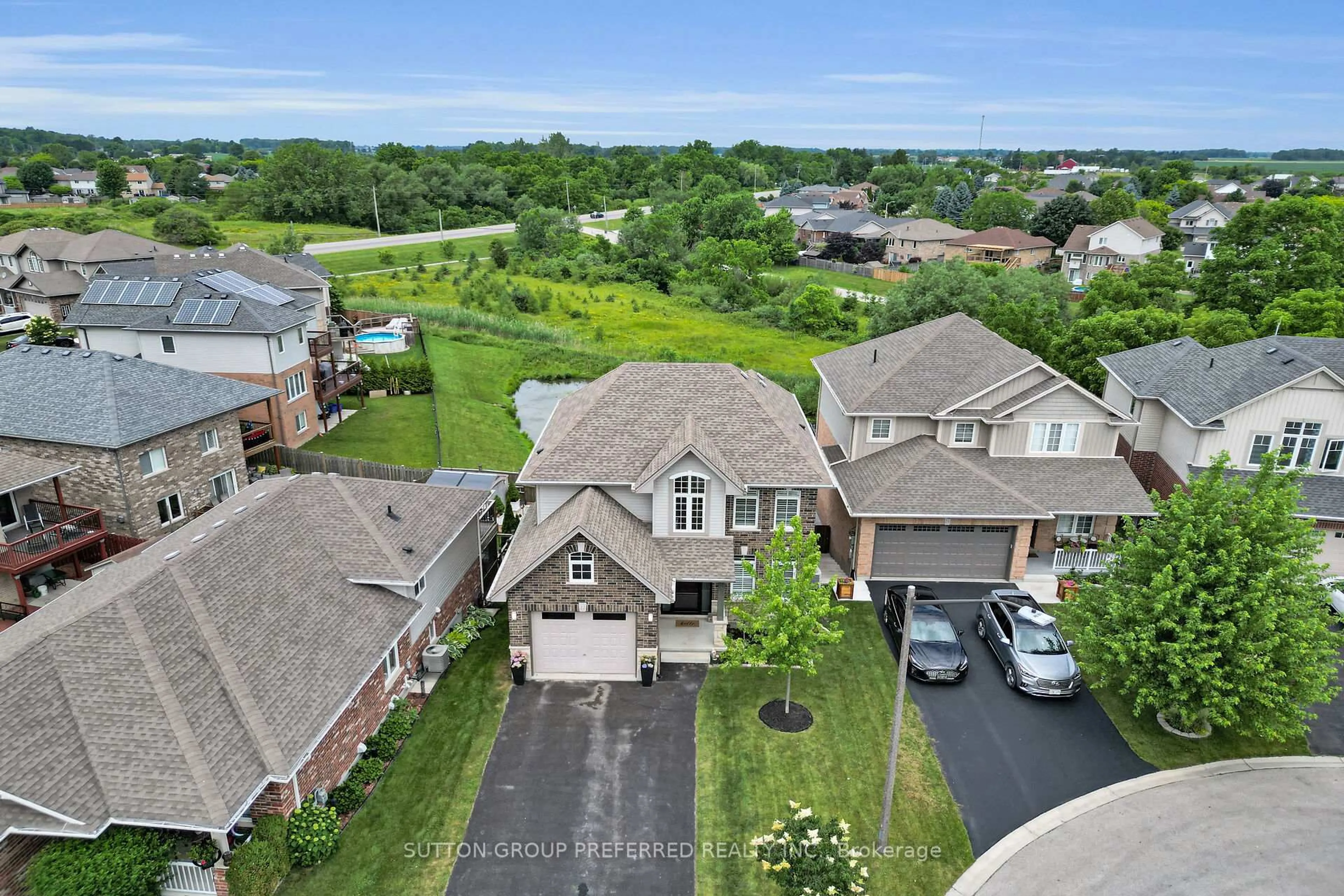 A pic from outside/outdoor area/front of a property/back of a property/a pic from drone, unknown for 22 Jacklin Crt, Central Elgin Ontario N5P 0C3