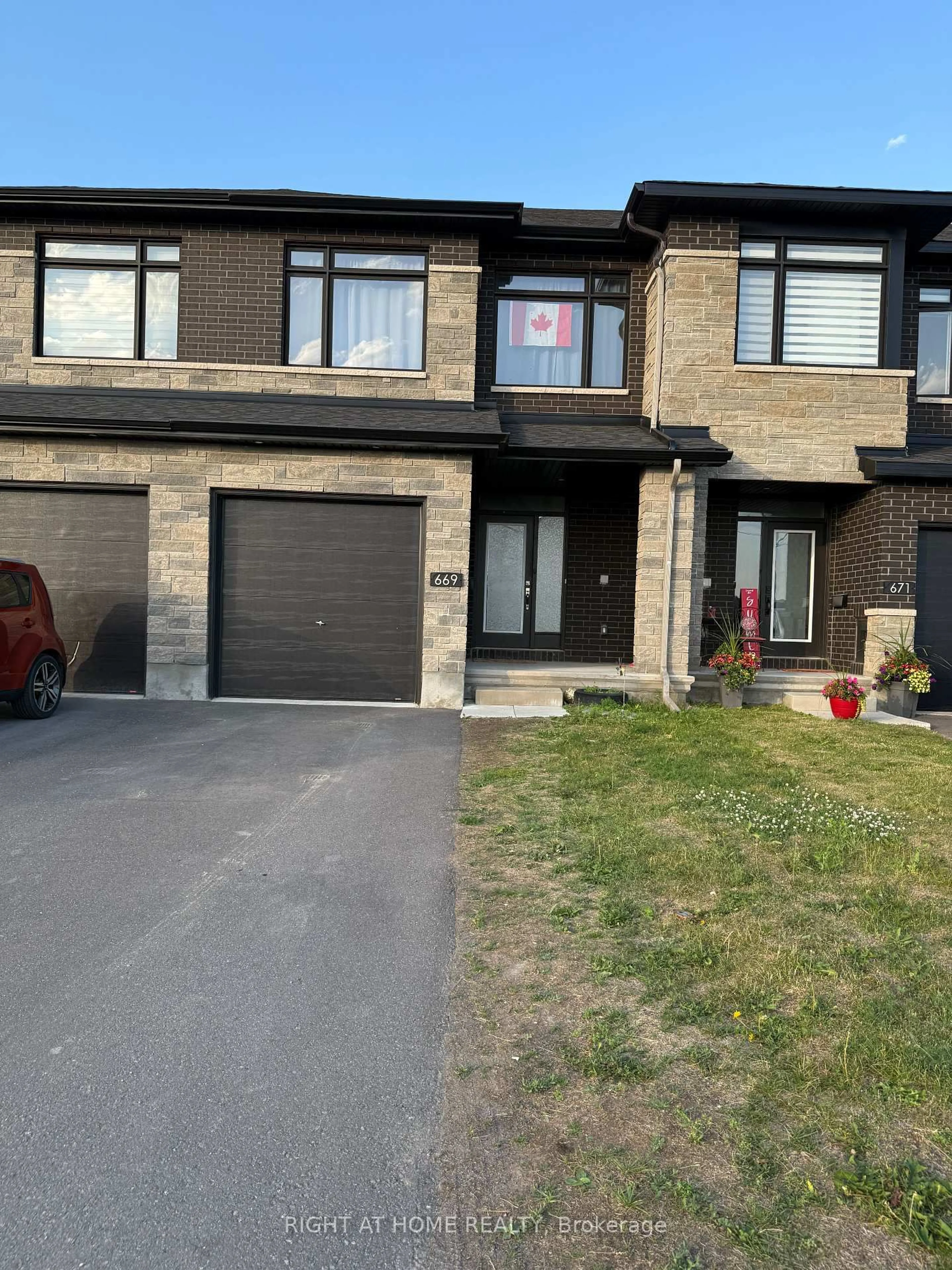 Home with brick exterior material, street for 669 Cordelette Circ, Ottawa Ontario K1W 0P2