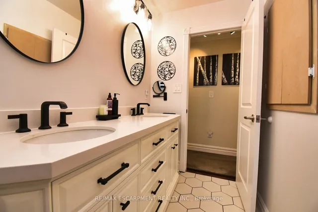 Additional property image - 59 Yorkdale Cres