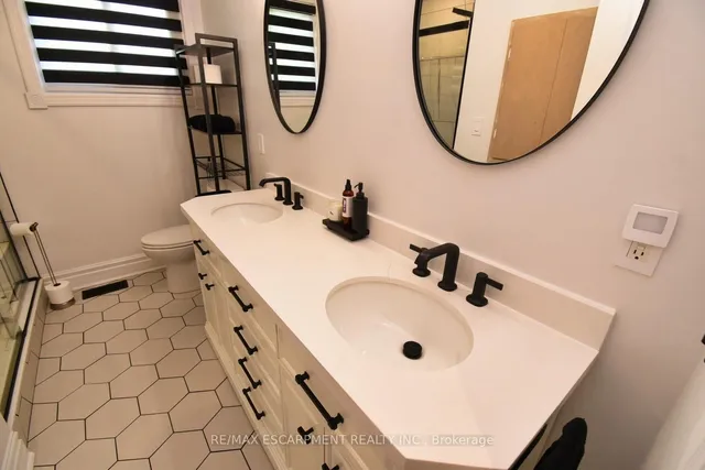 Additional property image - 59 Yorkdale Cres