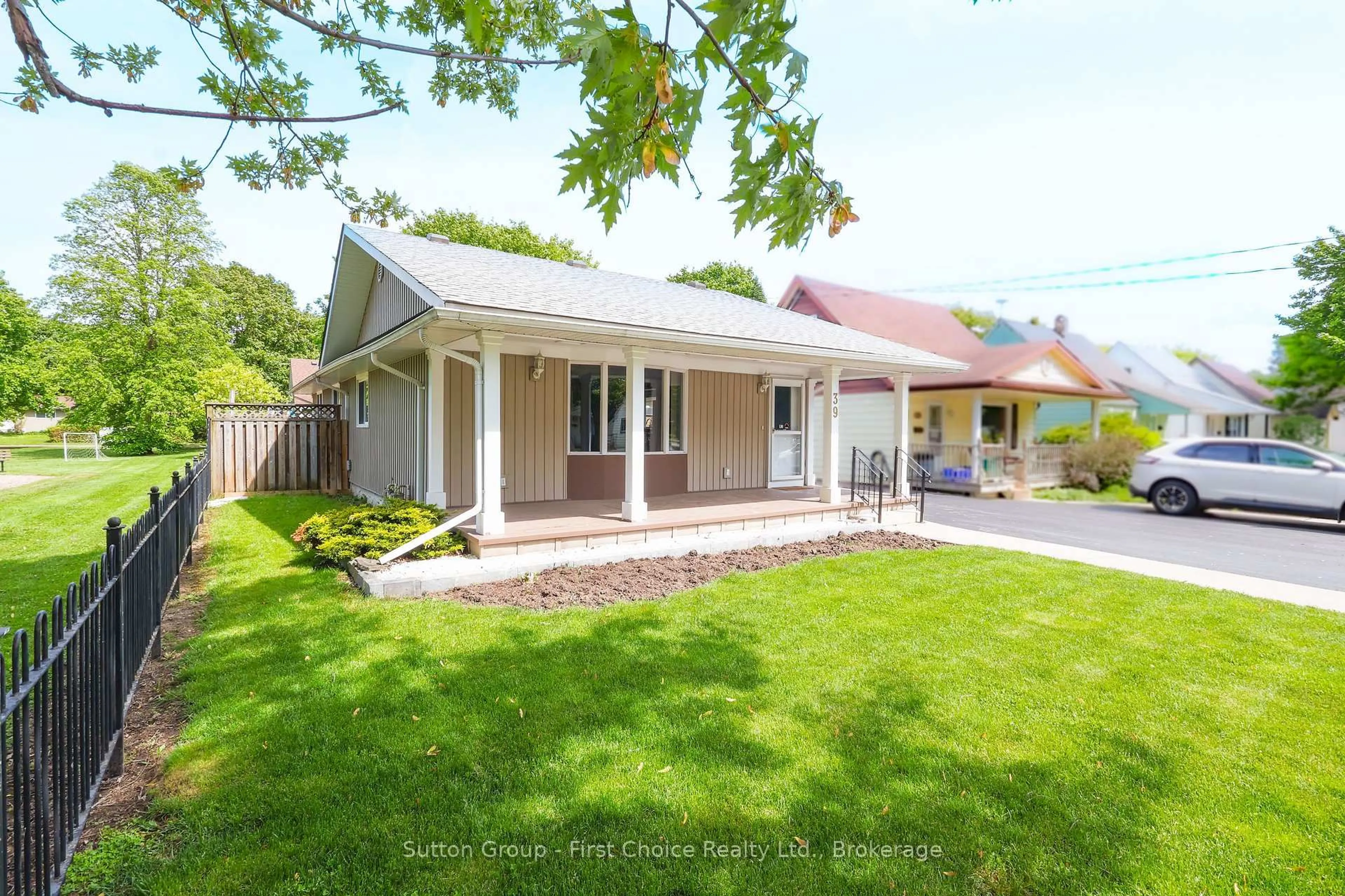 Home with vinyl exterior material, street for 39 Portia Blvd, Stratford Ontario N5A 4V6