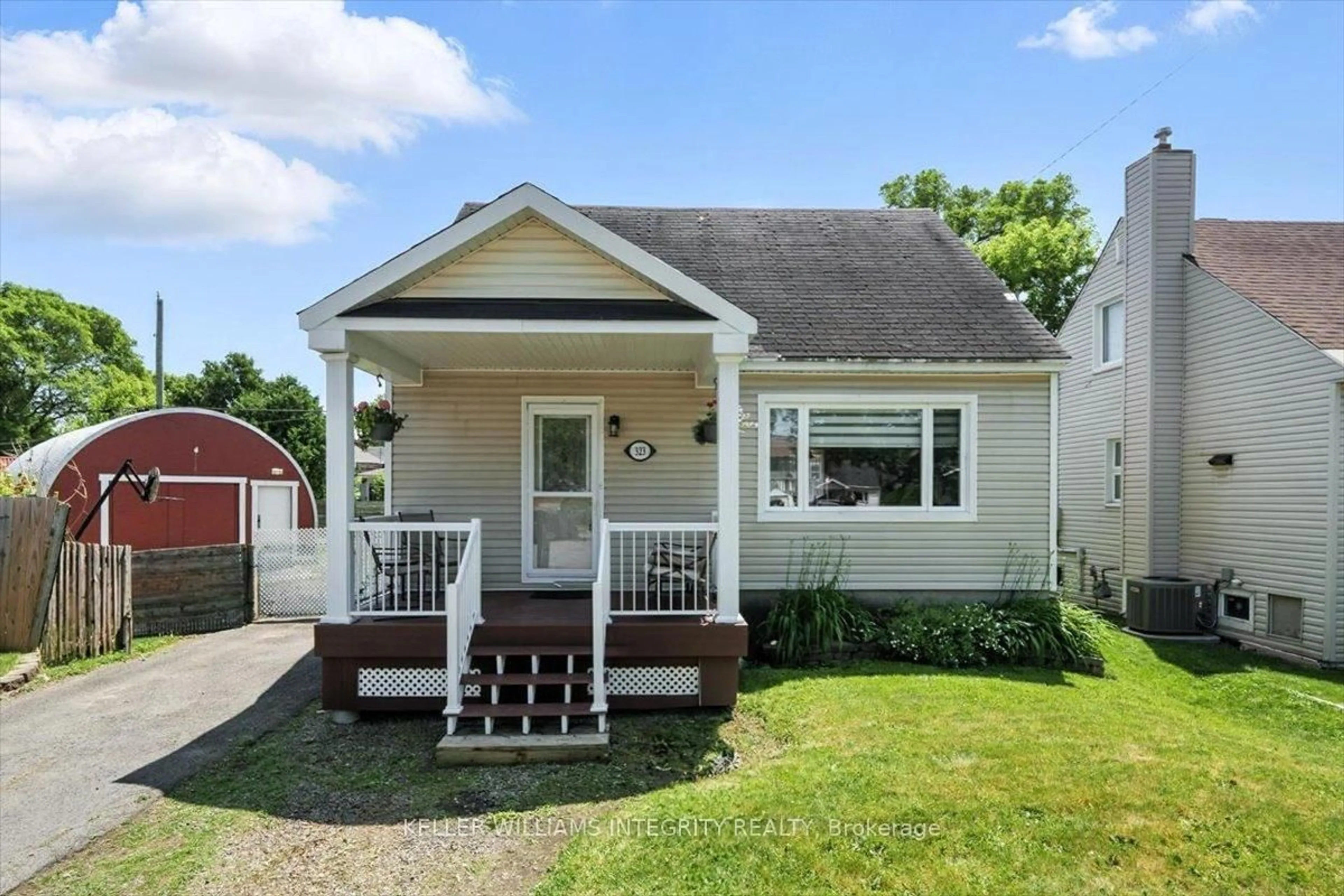 Home with vinyl exterior material, street for 323 Richard Circ, Ottawa Ontario K1L 6W1