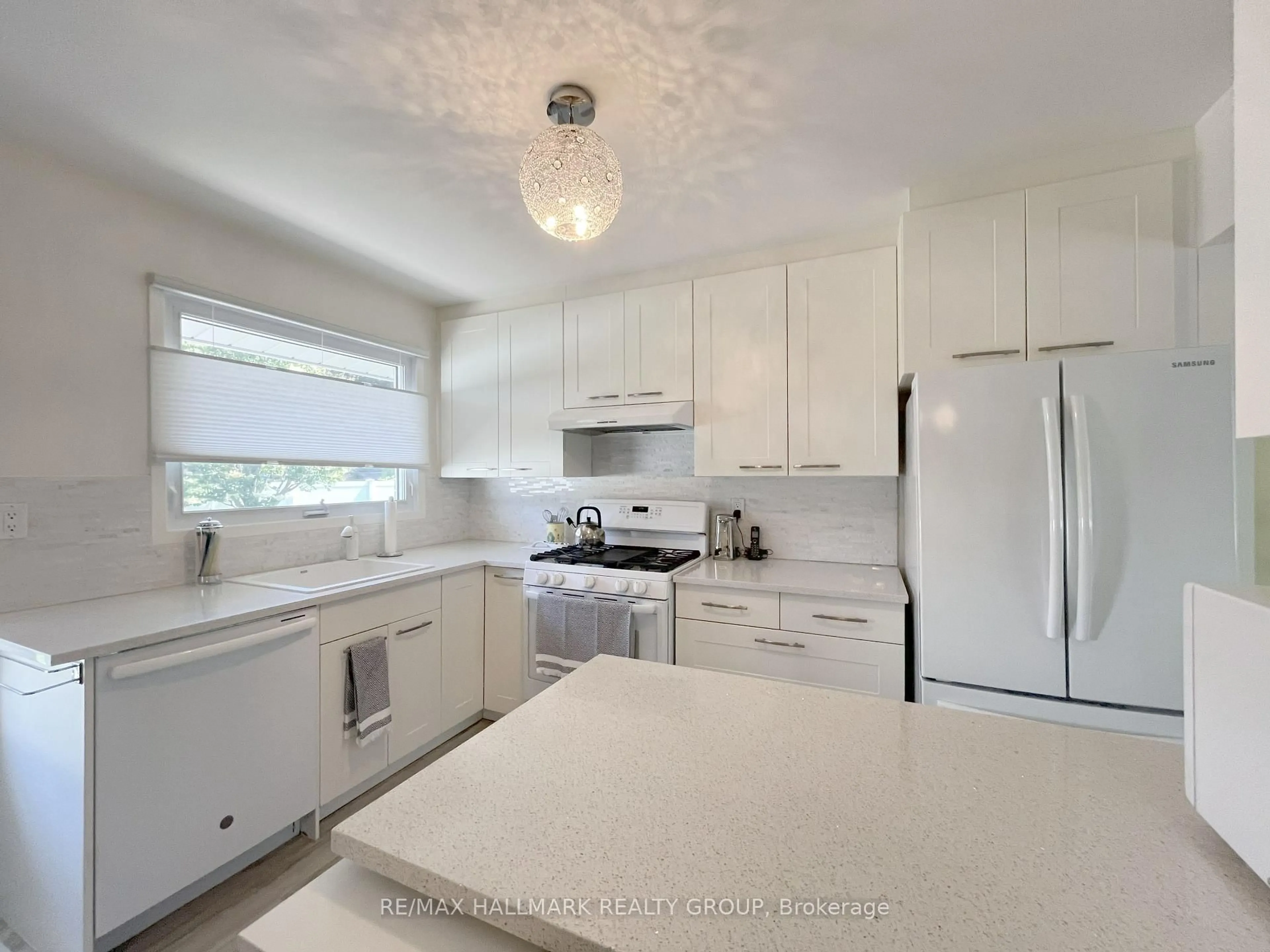 Open concept kitchen, ceramic/tile floor for 22 Harwick Cres, Ottawa Ontario K2H 6R1