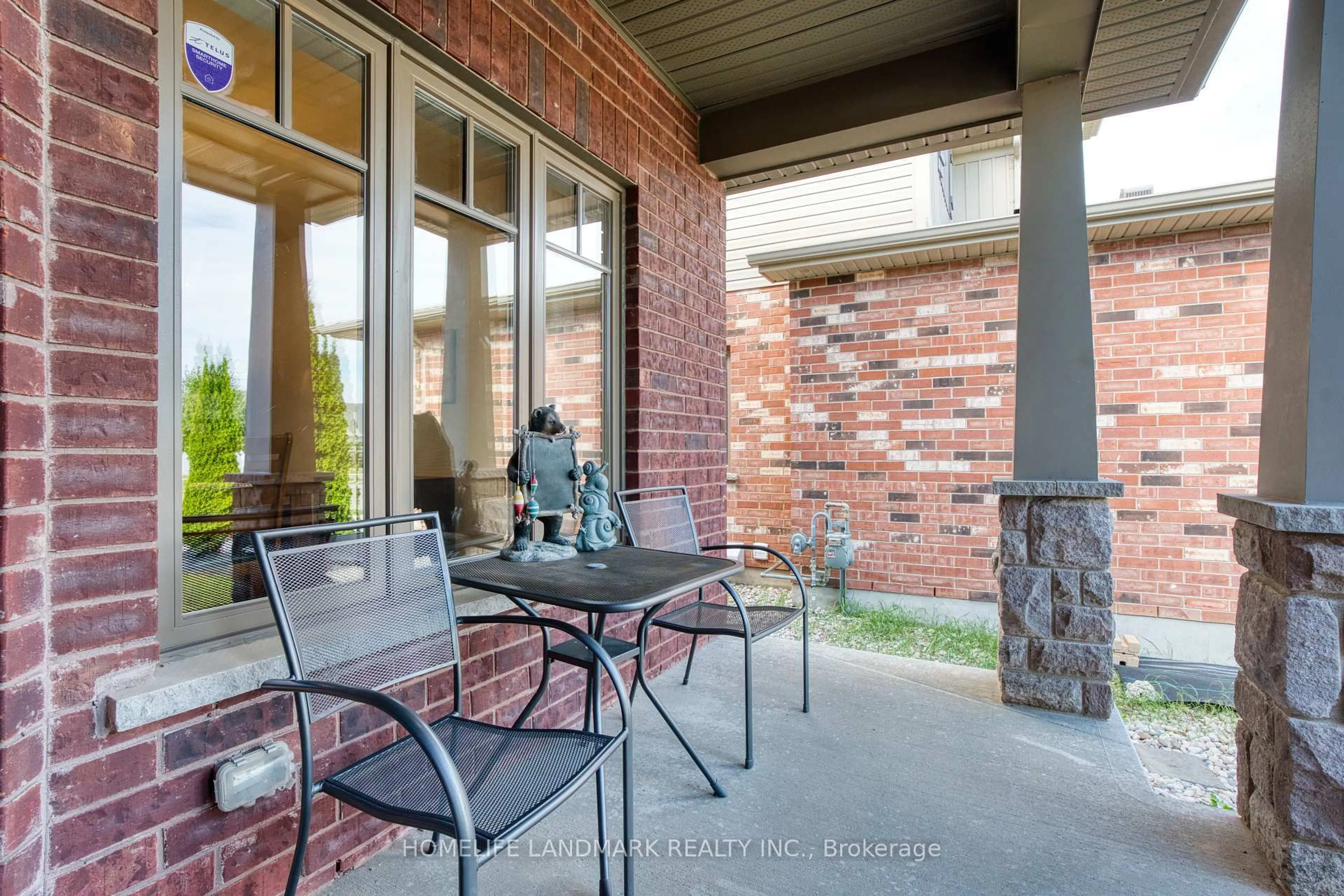 Patio, unknown for 512 Skyline Ave, London North Ontario N5X 4B3