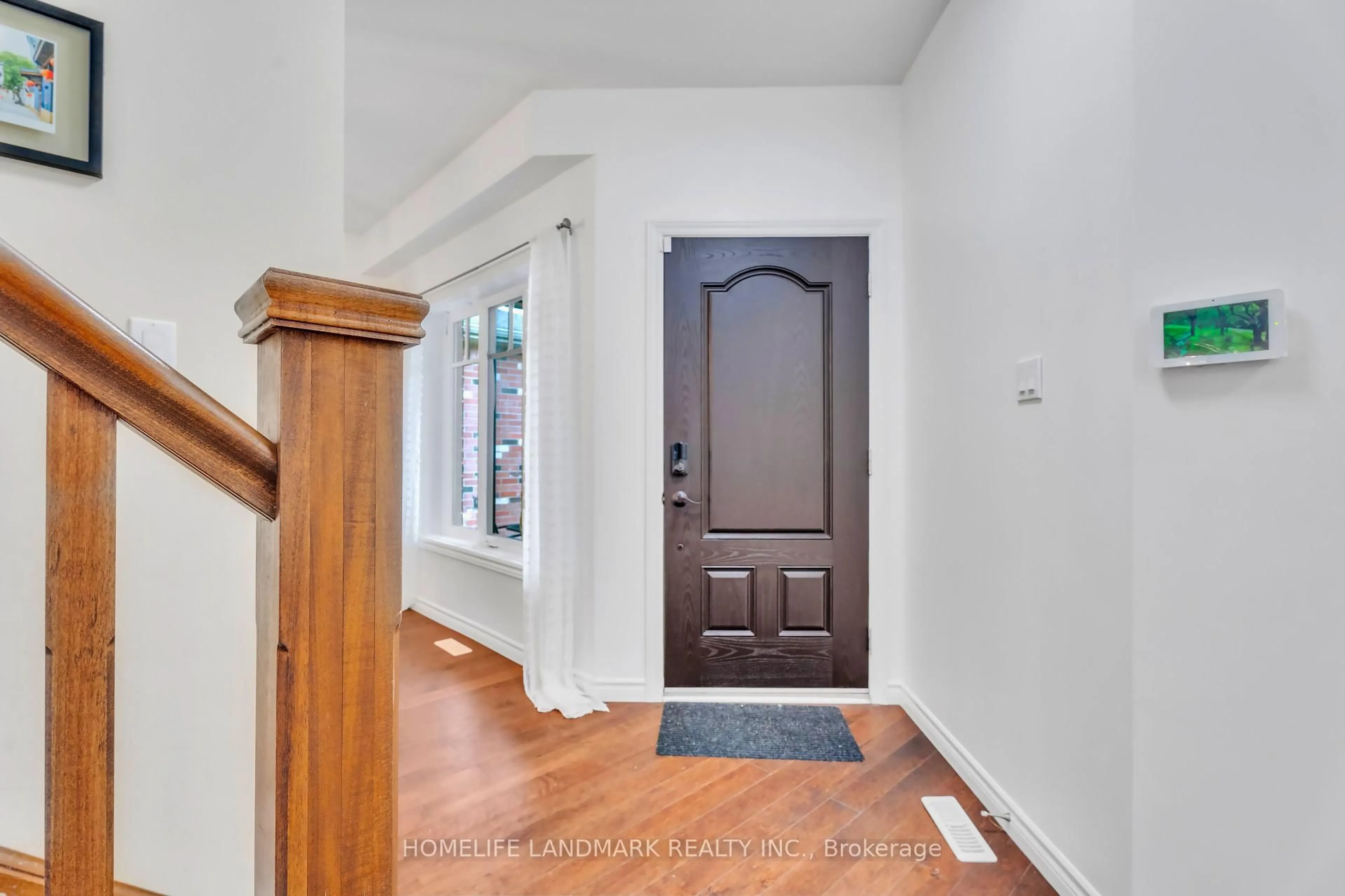 Indoor entryway for 512 Skyline Ave, London North Ontario N5X 4B3