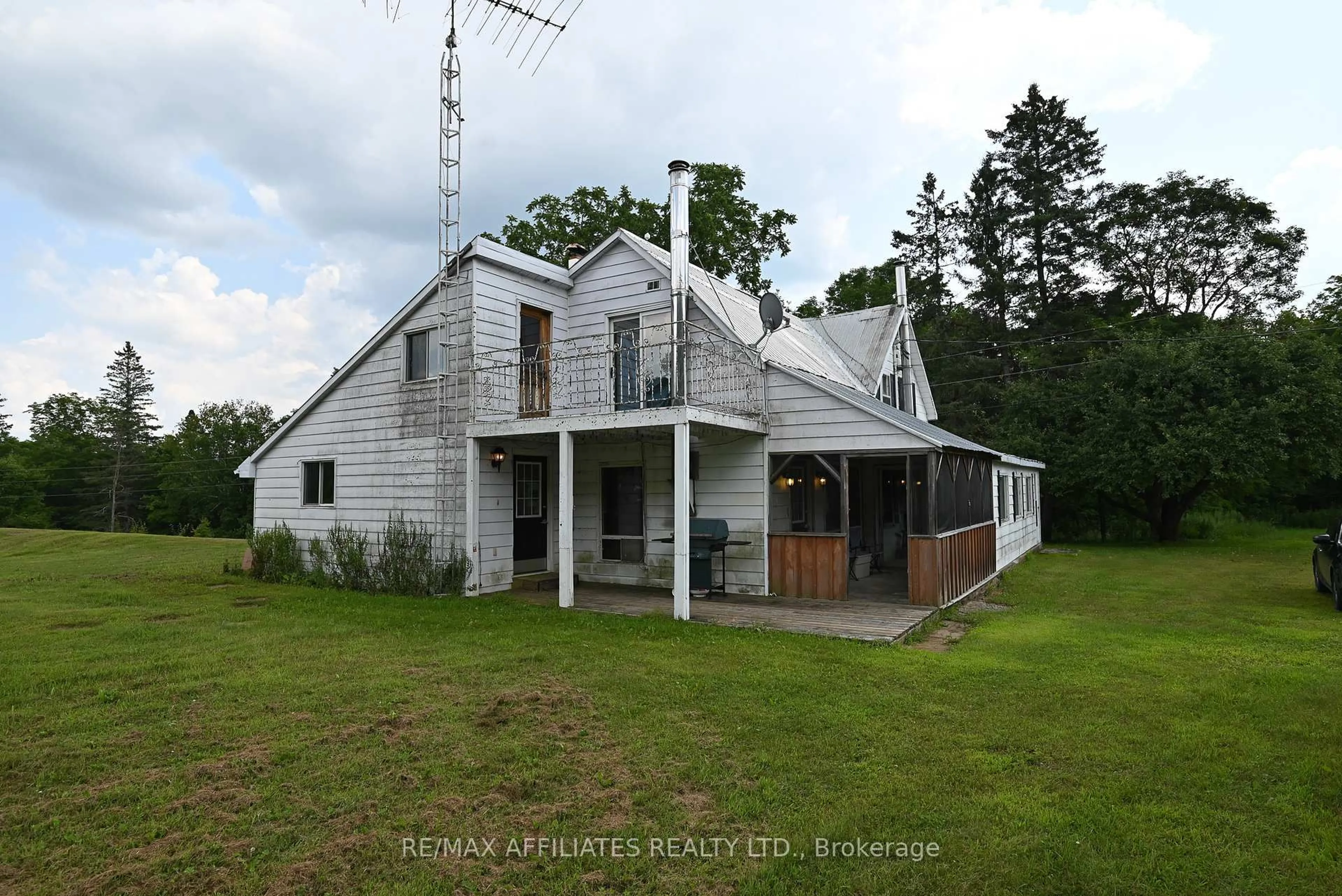 A pic from outside/outdoor area/front of a property/back of a property/a pic from drone, building for 1018 Folger Rd, Ompah Ontario K0H 2J0