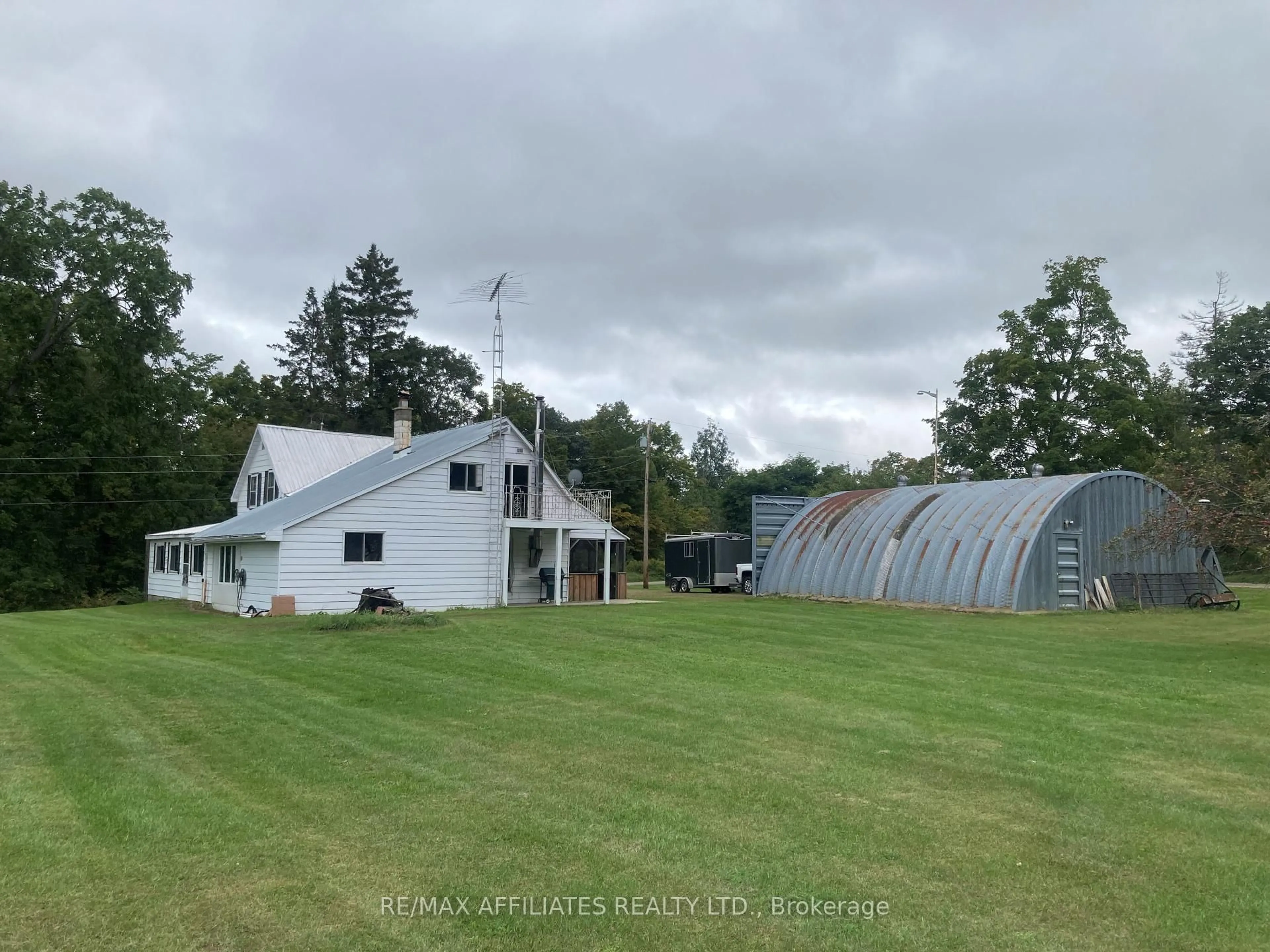 A pic from outside/outdoor area/front of a property/back of a property/a pic from drone, building for 1018 Folger Rd, Ompah Ontario K0H 2J0