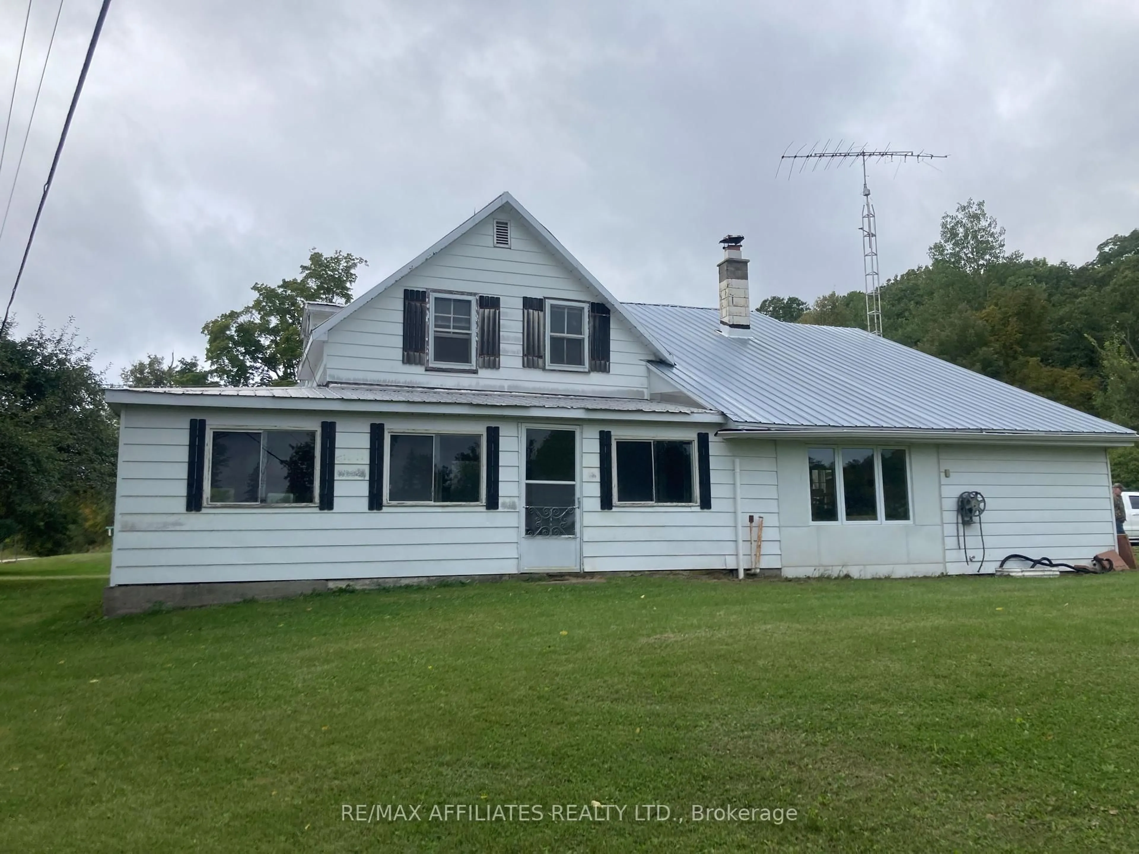 A pic from outside/outdoor area/front of a property/back of a property/a pic from drone, building for 1018 Folger Rd, Ompah Ontario K0H 2J0