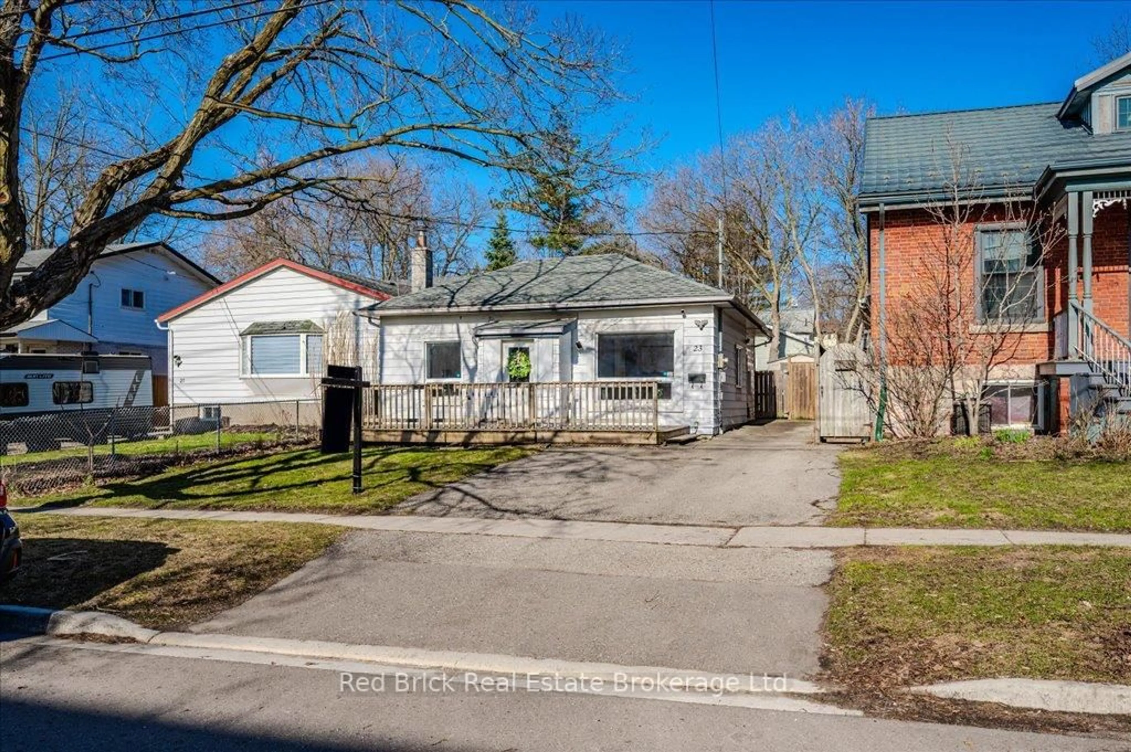 A pic from outside/outdoor area/front of a property/back of a property/a pic from drone, street for 23 Fountain St, Guelph Ontario N1H 3P1