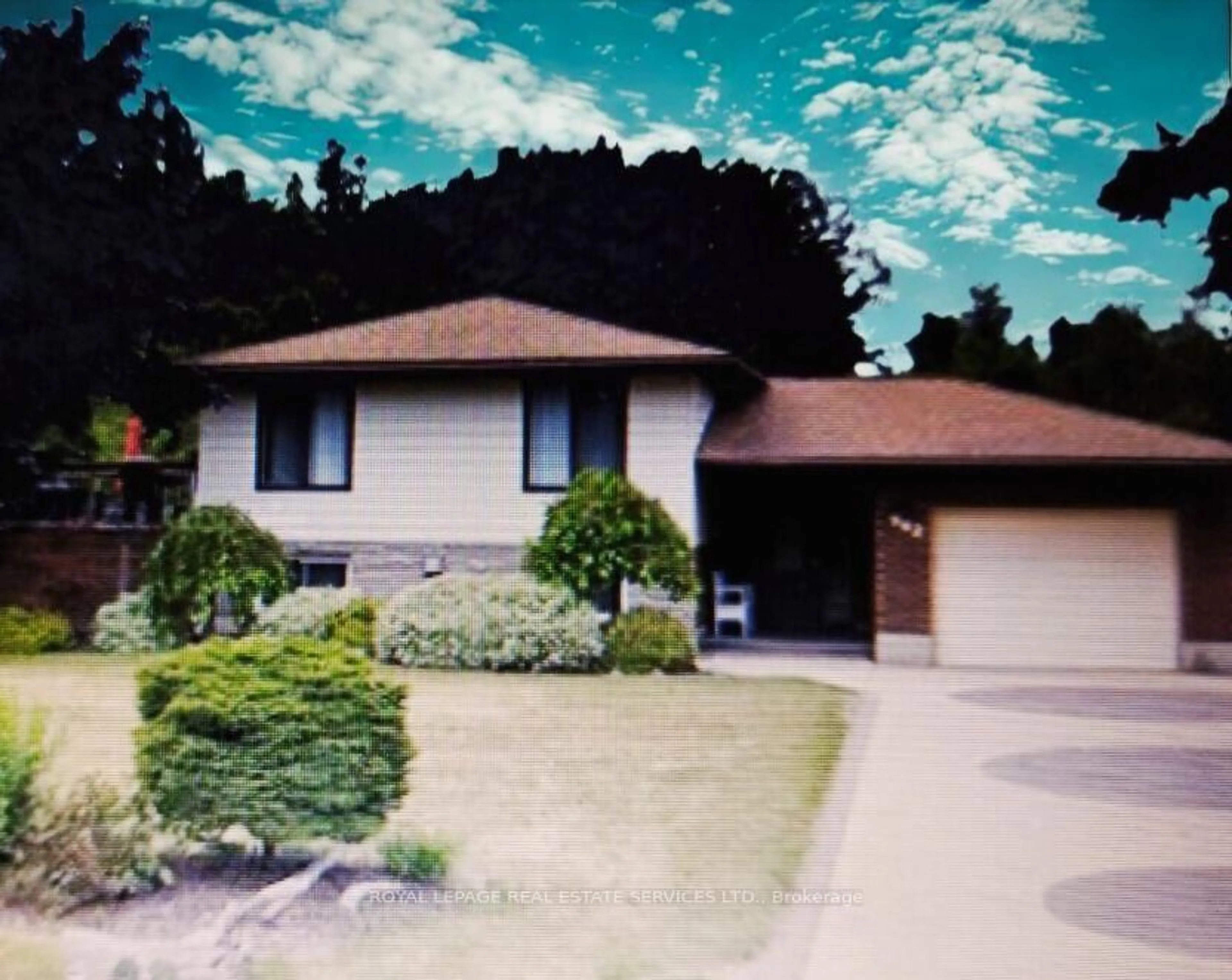 Home with vinyl exterior material, street for 962 Boardwalk St, Kincardine Ontario N2Z 0C2