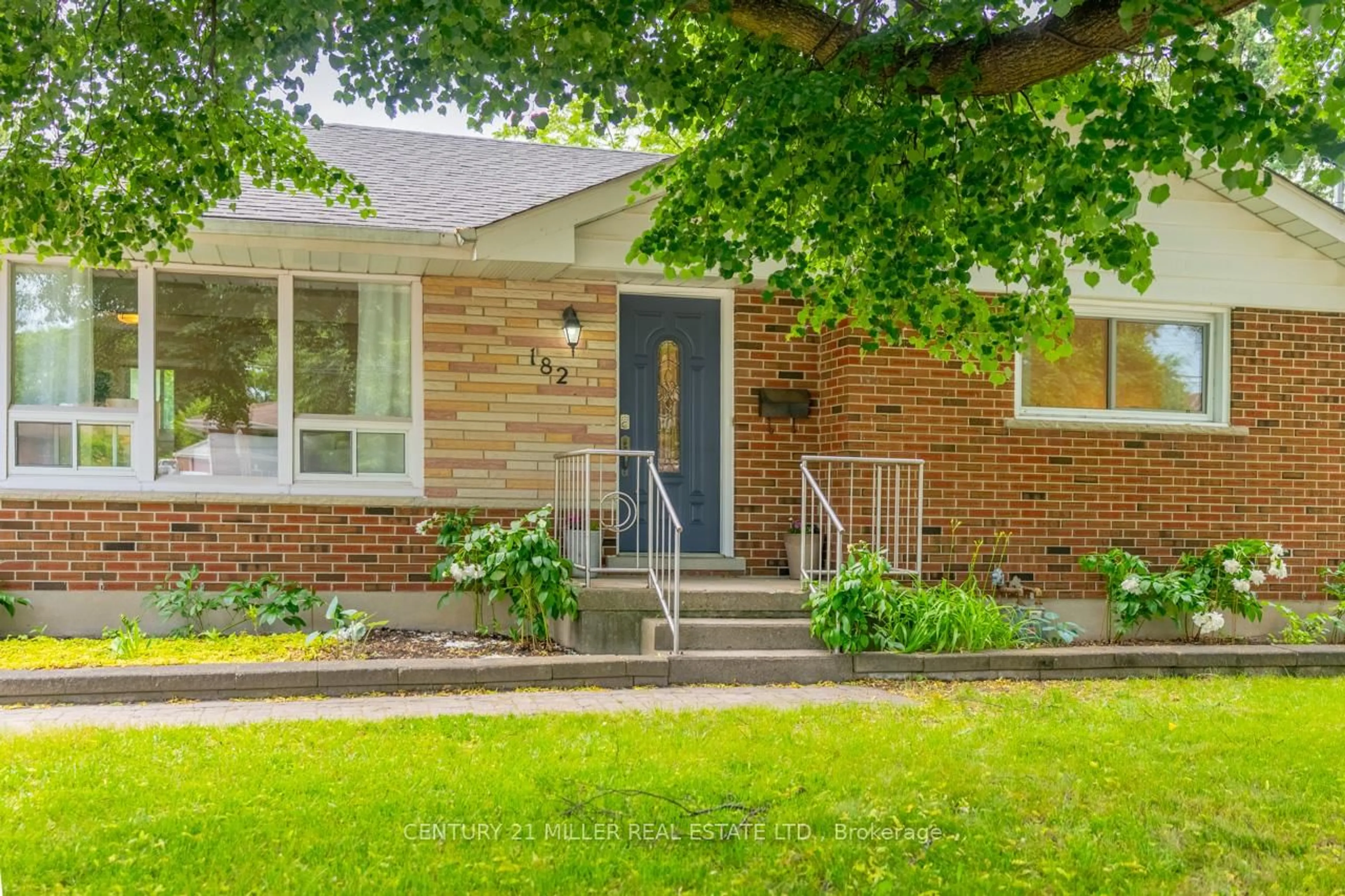 Home with brick exterior material, street for 182 Metcalfe St, Guelph Ontario N1E 4Y3