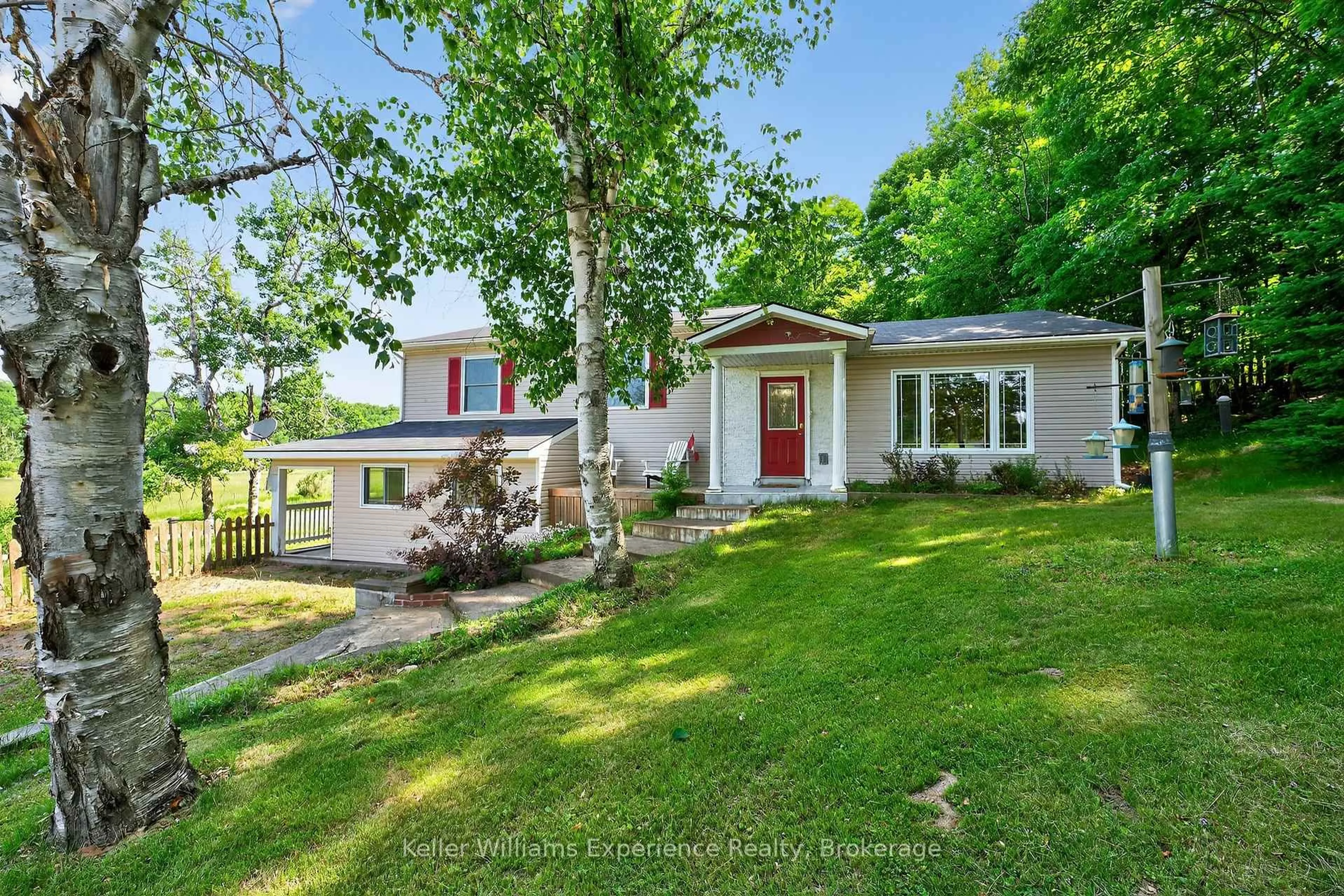 A pic from outside/outdoor area/front of a property/back of a property/a pic from drone, street for 1236 Golden Beach Rd, Bracebridge Ontario P1L 1W8