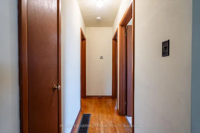 Additional property image - 218 BOWMAN St