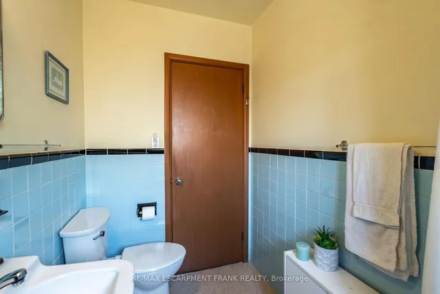 Additional property image - 218 BOWMAN St