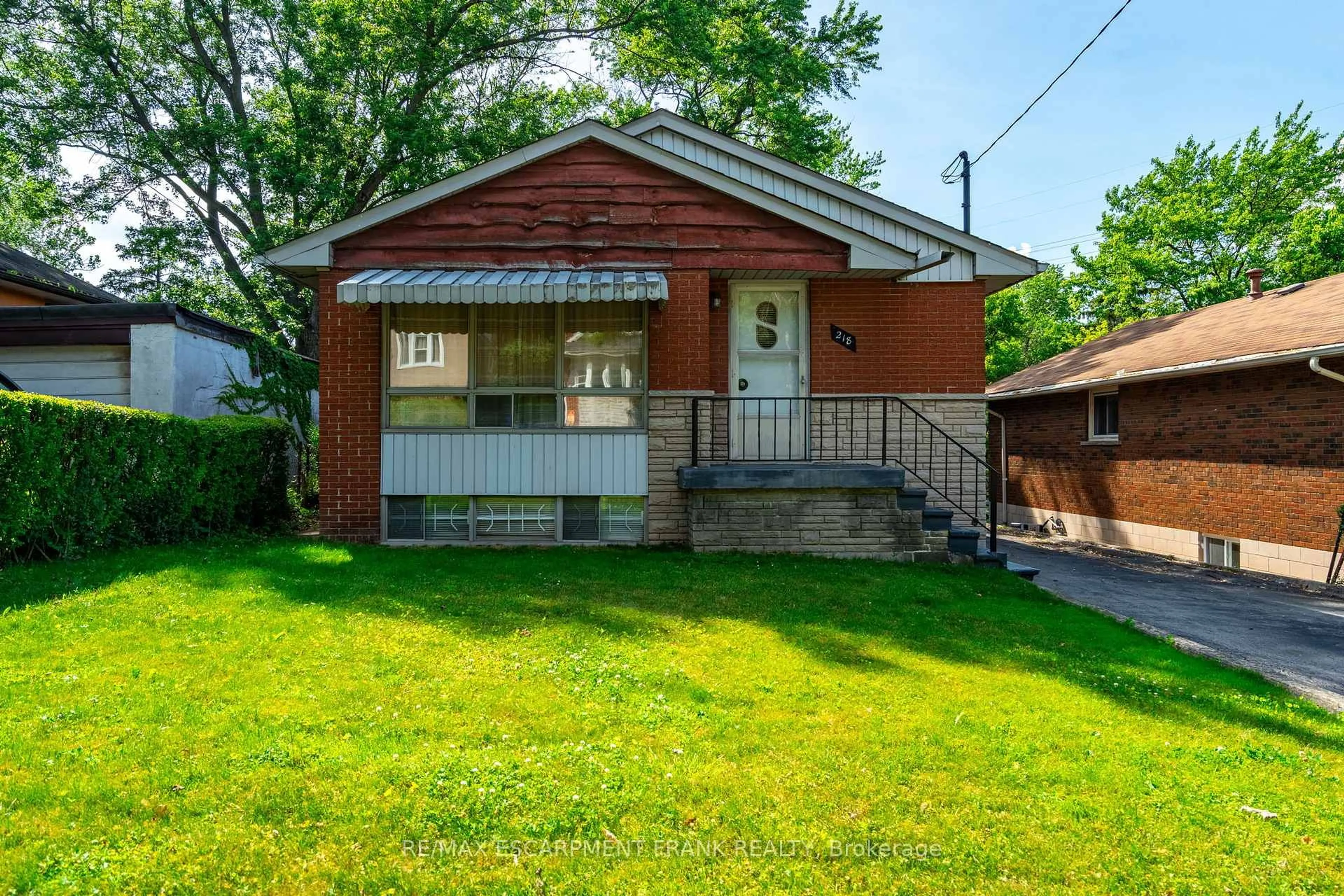 Unknown for 218 BOWMAN St, Hamilton Ontario L8S 2V1