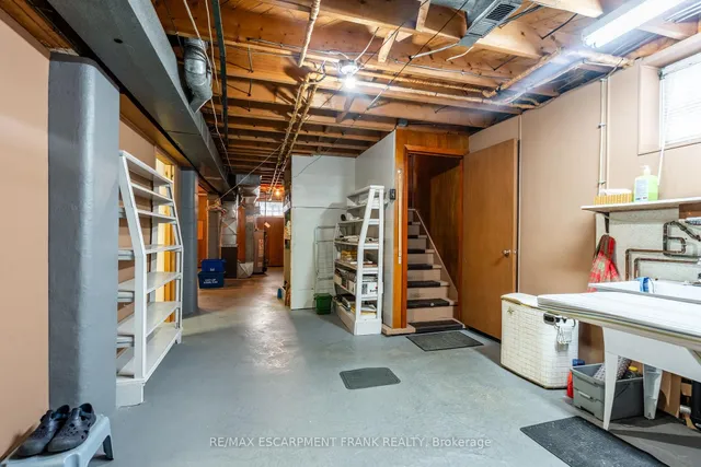 Additional property image - 218 BOWMAN St