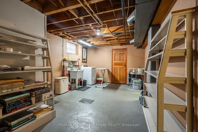 Additional property image - 218 BOWMAN St