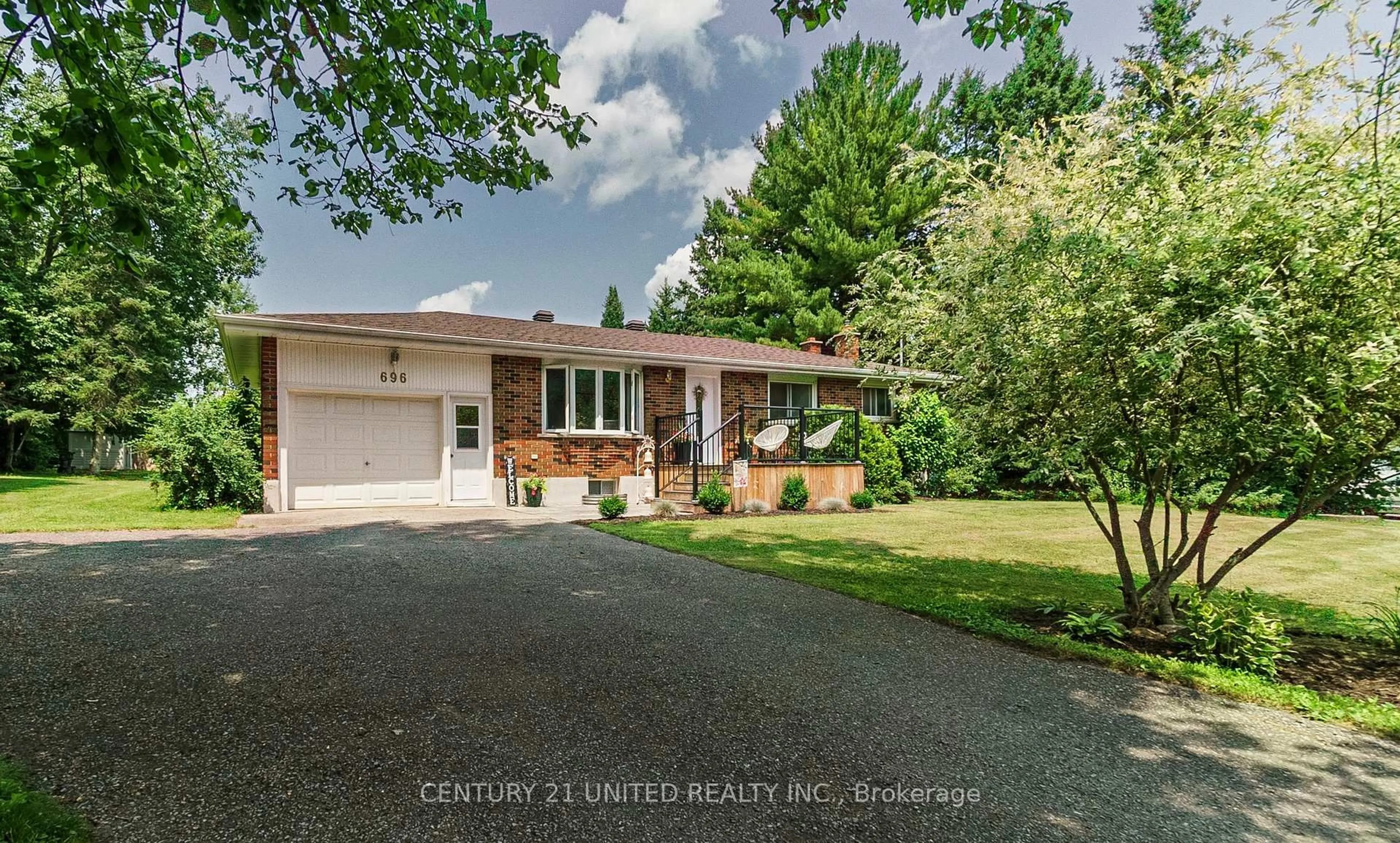 Unknown for 696 Skyline Rd, Selwyn Ontario K0L 1T0