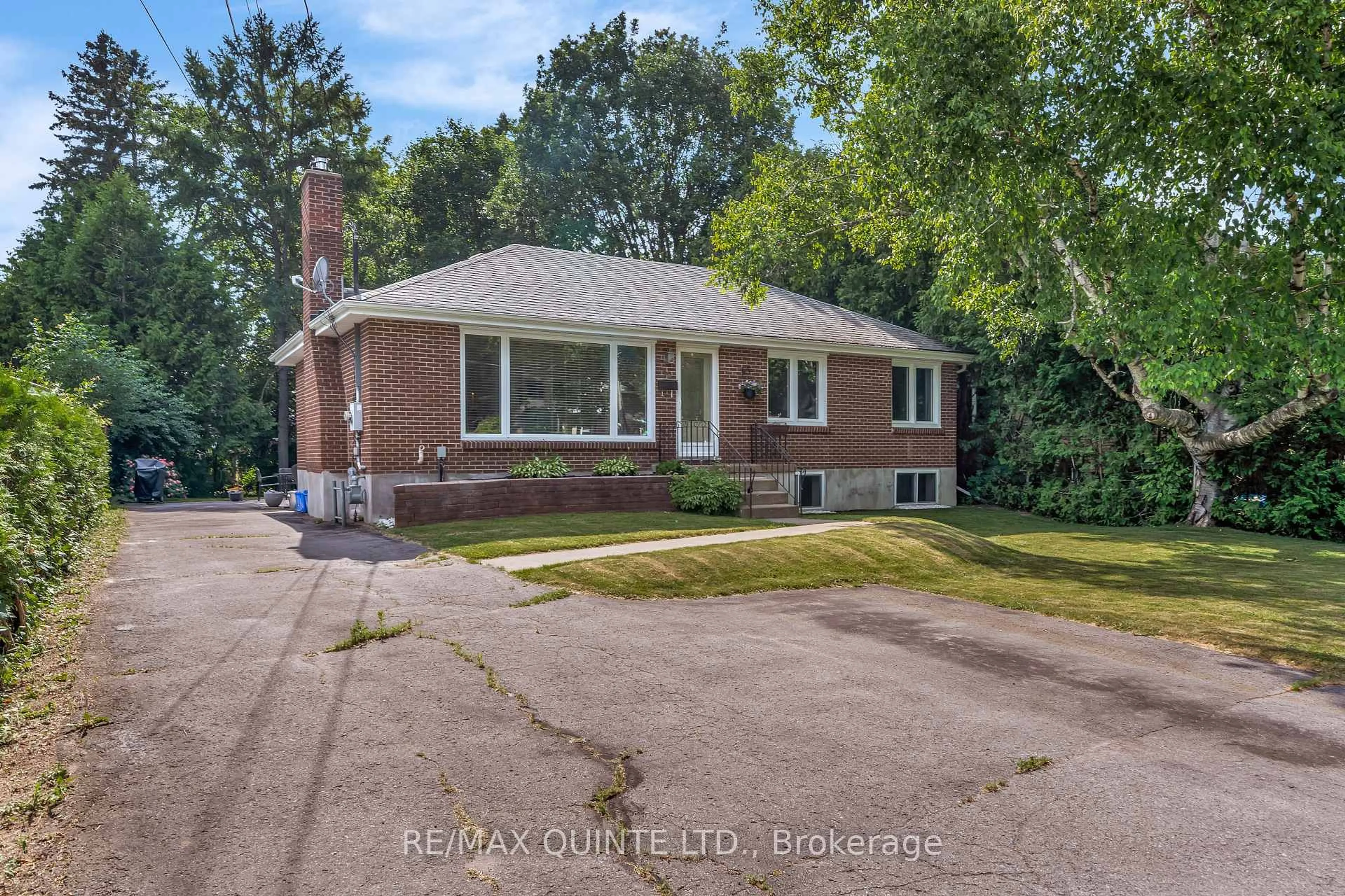 Home with brick exterior material, street for 20 Strathcona Dr, Belleville Ontario K8N 4H9