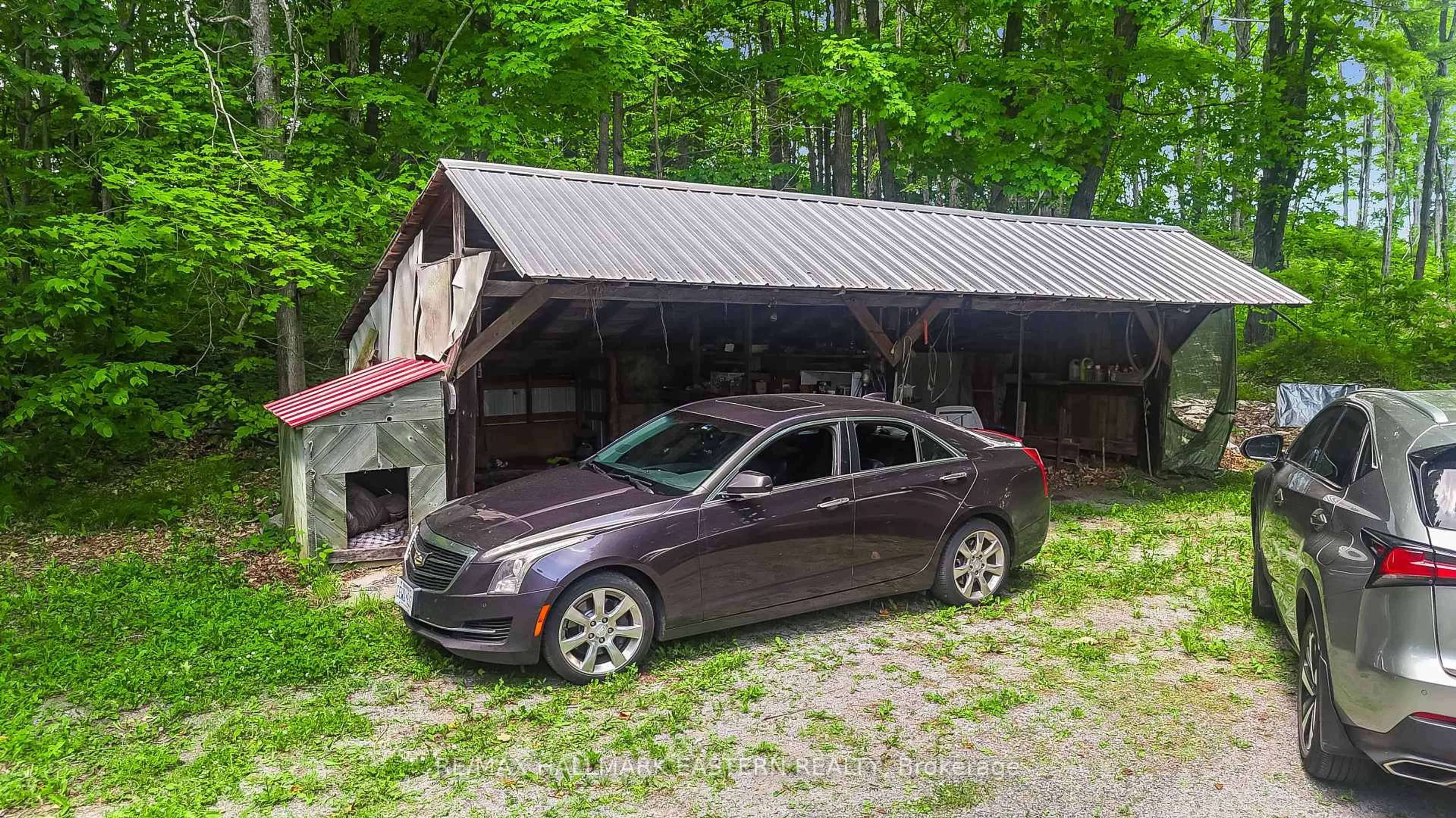 Indoor garage for 2890 North School Rd, Havelock-Belmont-Methuen Ontario K0L 1Z0