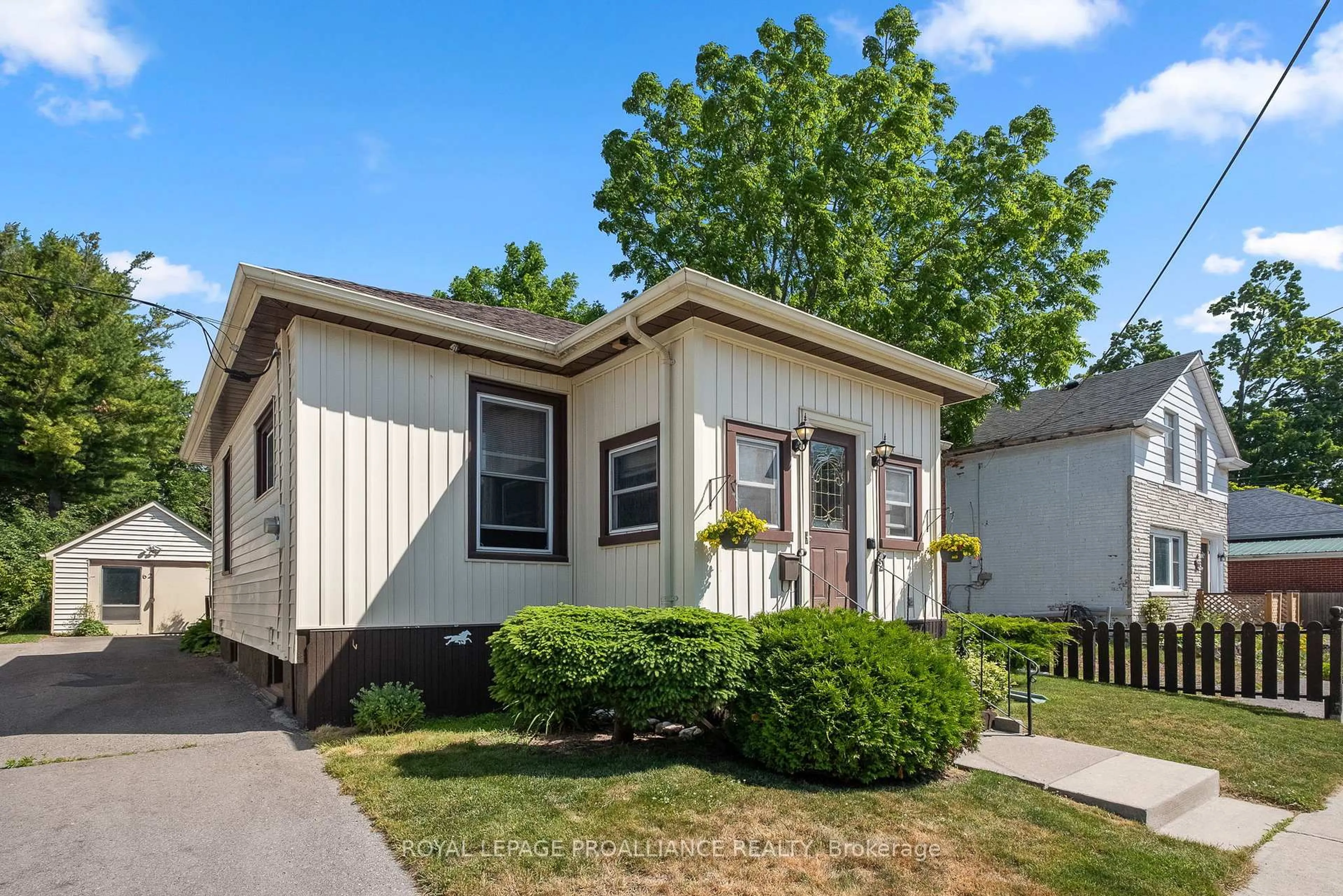 Home with vinyl exterior material, street for 62 James St, Cobourg Ontario K9A 1H1