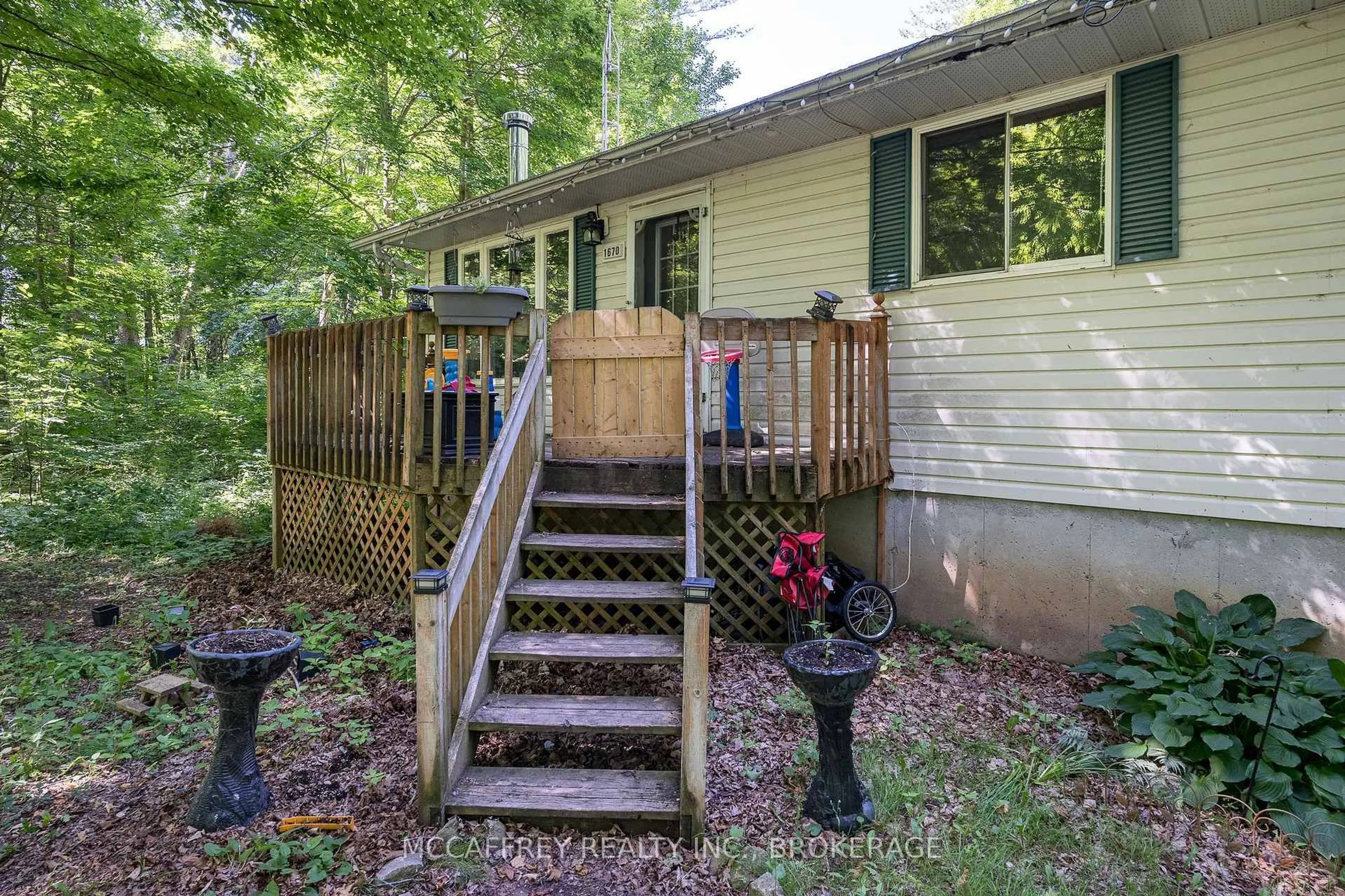 Patio, unknown for 1670 Pine Grove Rd, Greater Napanee Ontario K0K 2W0