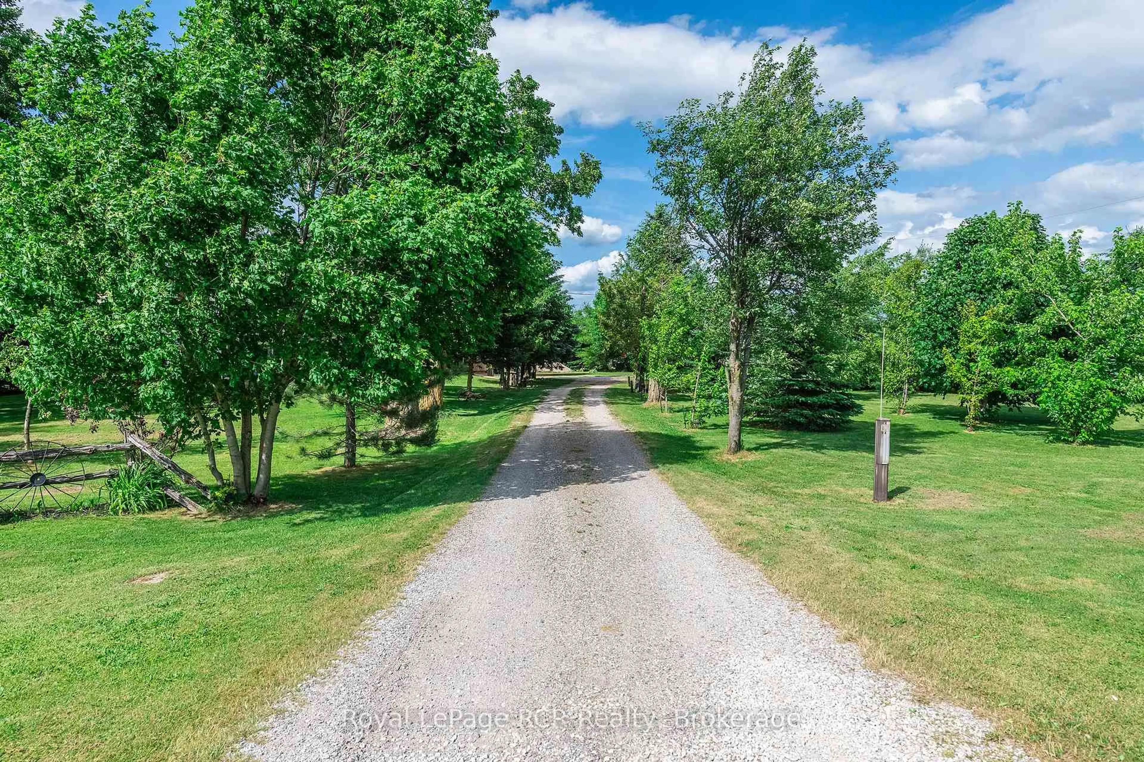 A pic from outside/outdoor area/front of a property/back of a property/a pic from drone, unknown for 116327 2nd Line, Melancthon Ontario L9V 2C5