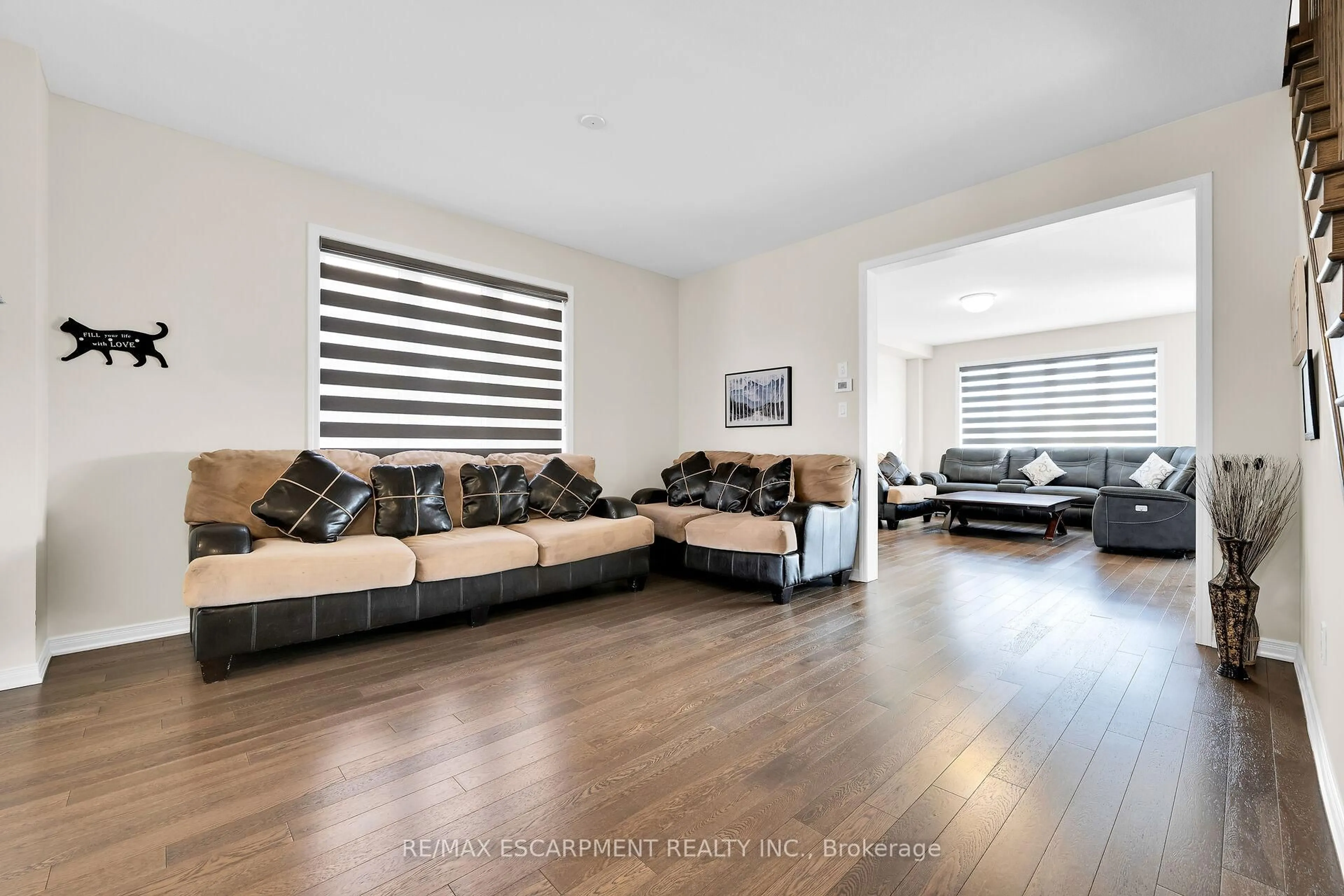 Living room with furniture, unknown for 12 Midhurst Hts, Hamilton Ontario L8J 0K9