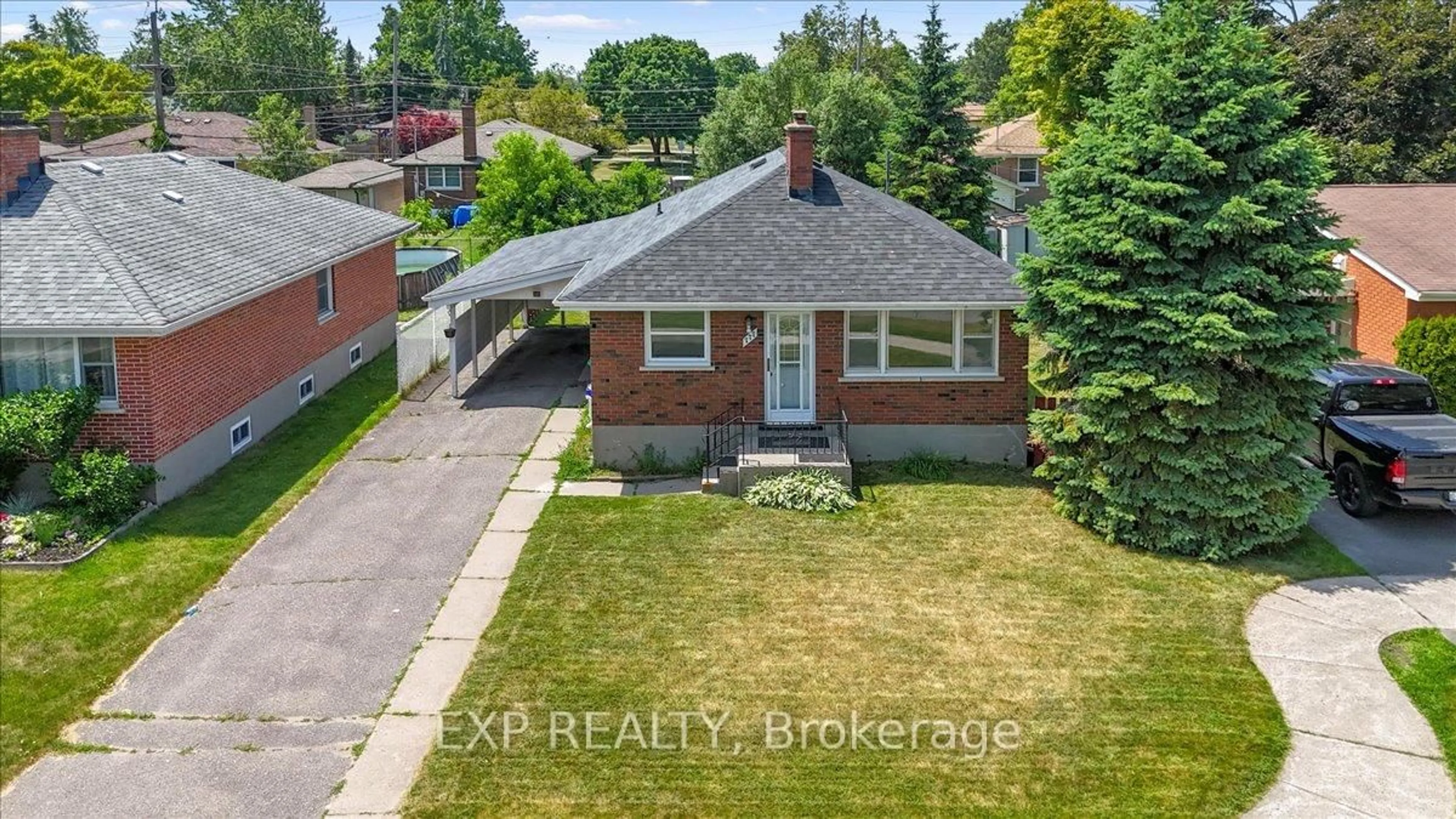 A pic from outside/outdoor area/front of a property/back of a property/a pic from drone, street for 777 Barbara Cres, Peterborough South Ontario K9J 3X8