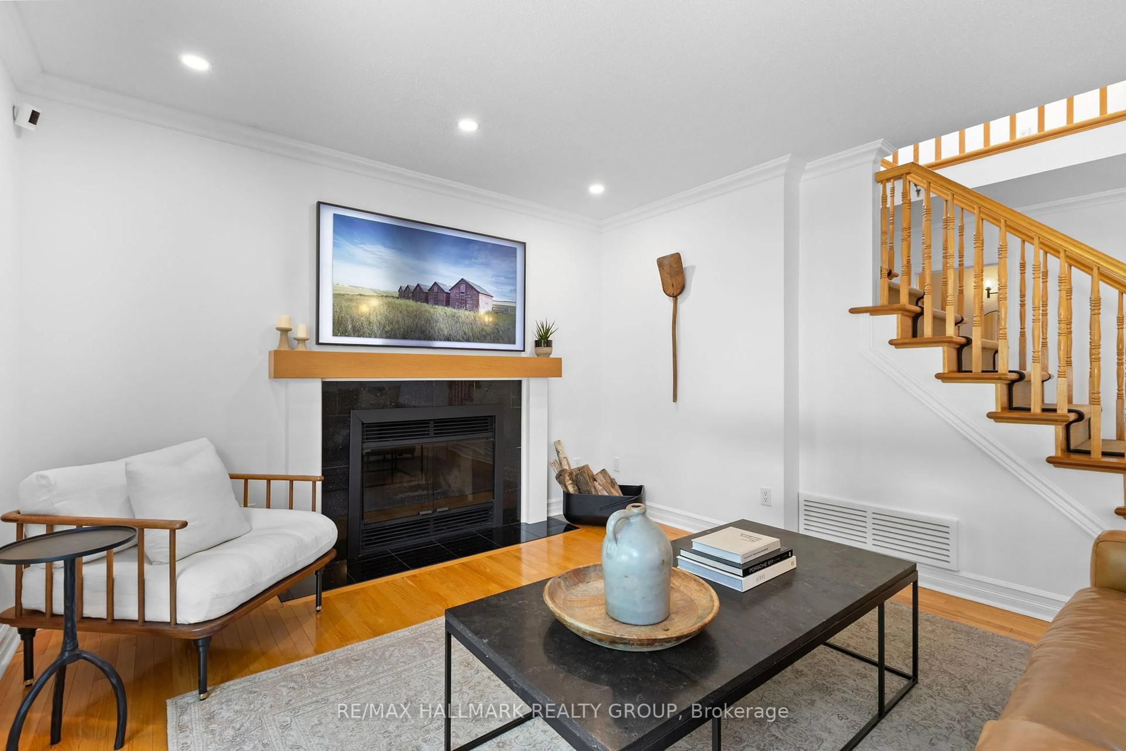 Living room with furniture, unknown for 804 Adencliffe Dr, Ottawa Ontario K4A 3E4