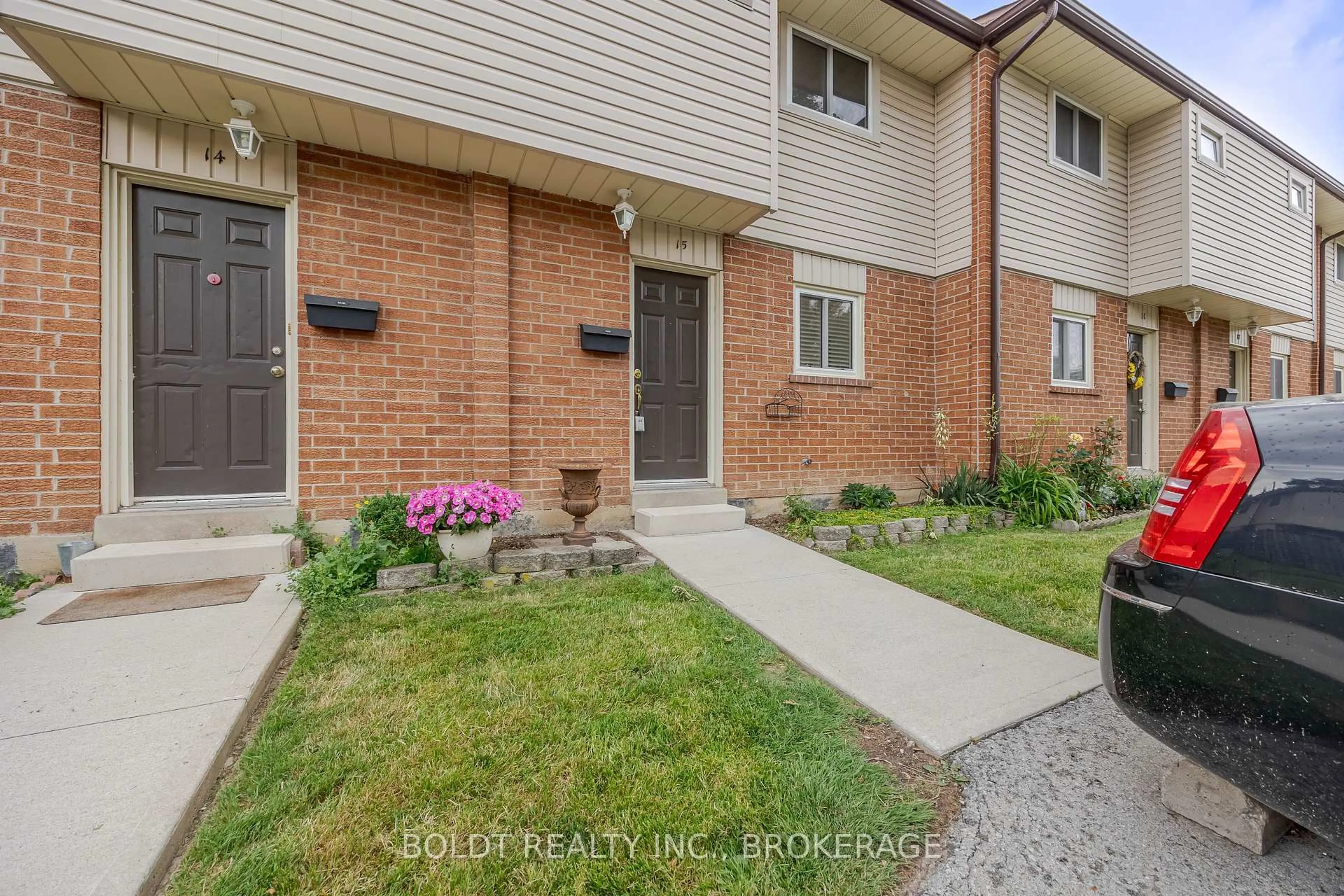 Unknown for 2 Weiden St #15, St. Catharines Ontario L2M 6W5