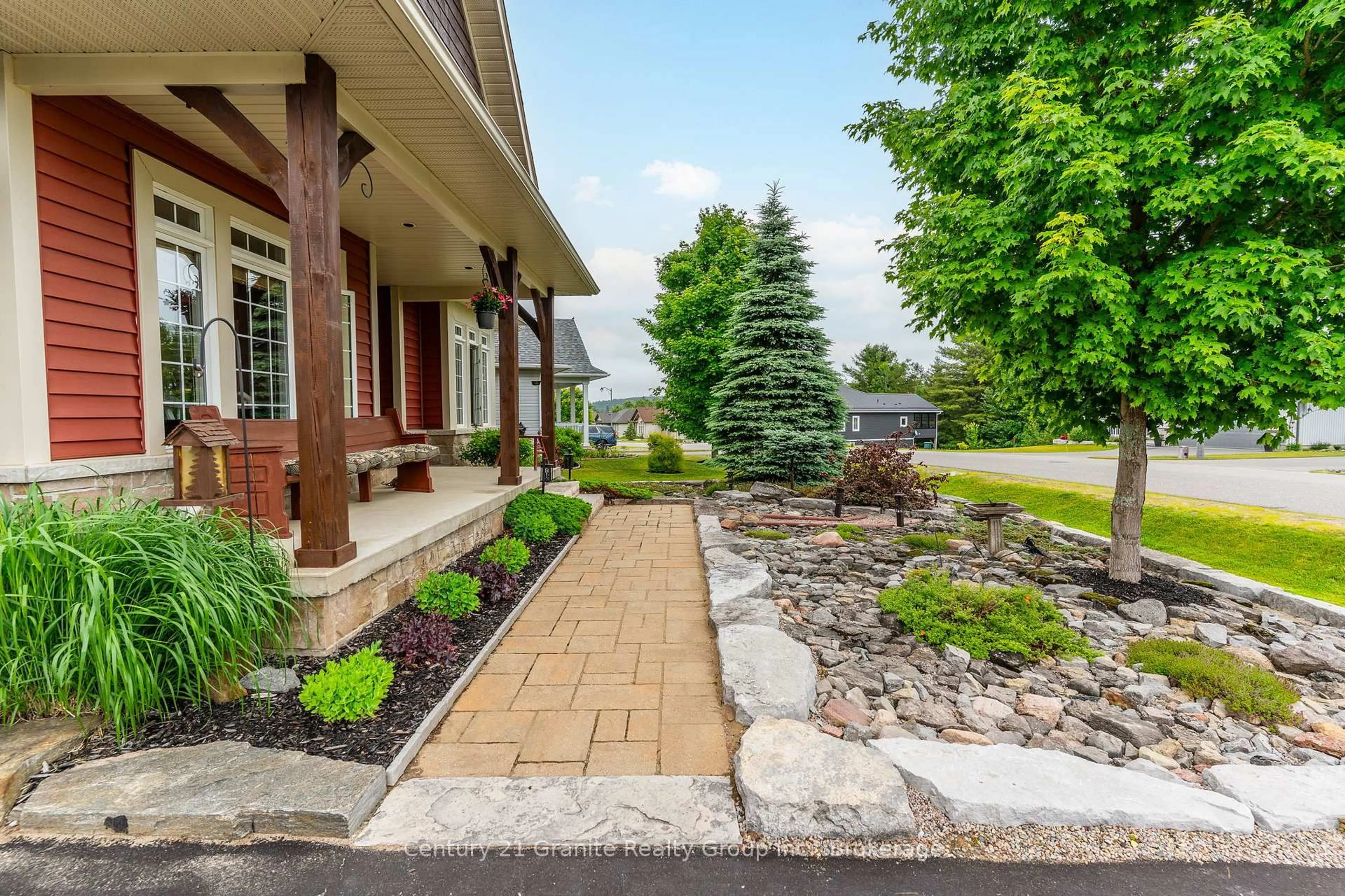 Patio, street for 21 Windover Dr, Minden Hills Ontario K0M 2K0