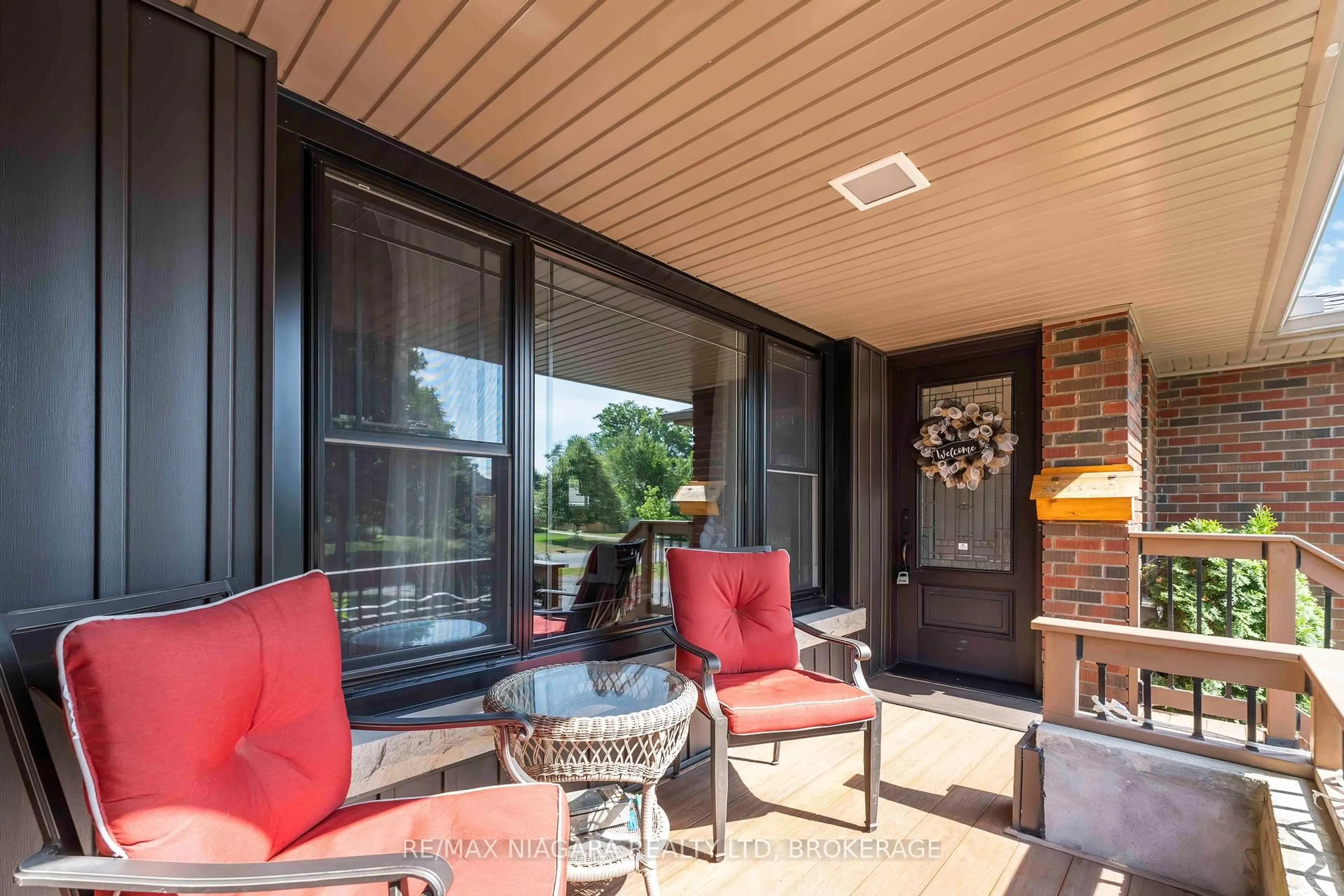 Patio, water/lake/river/ocean view for 20 Armour Dr, Welland Ontario L3C 2N8