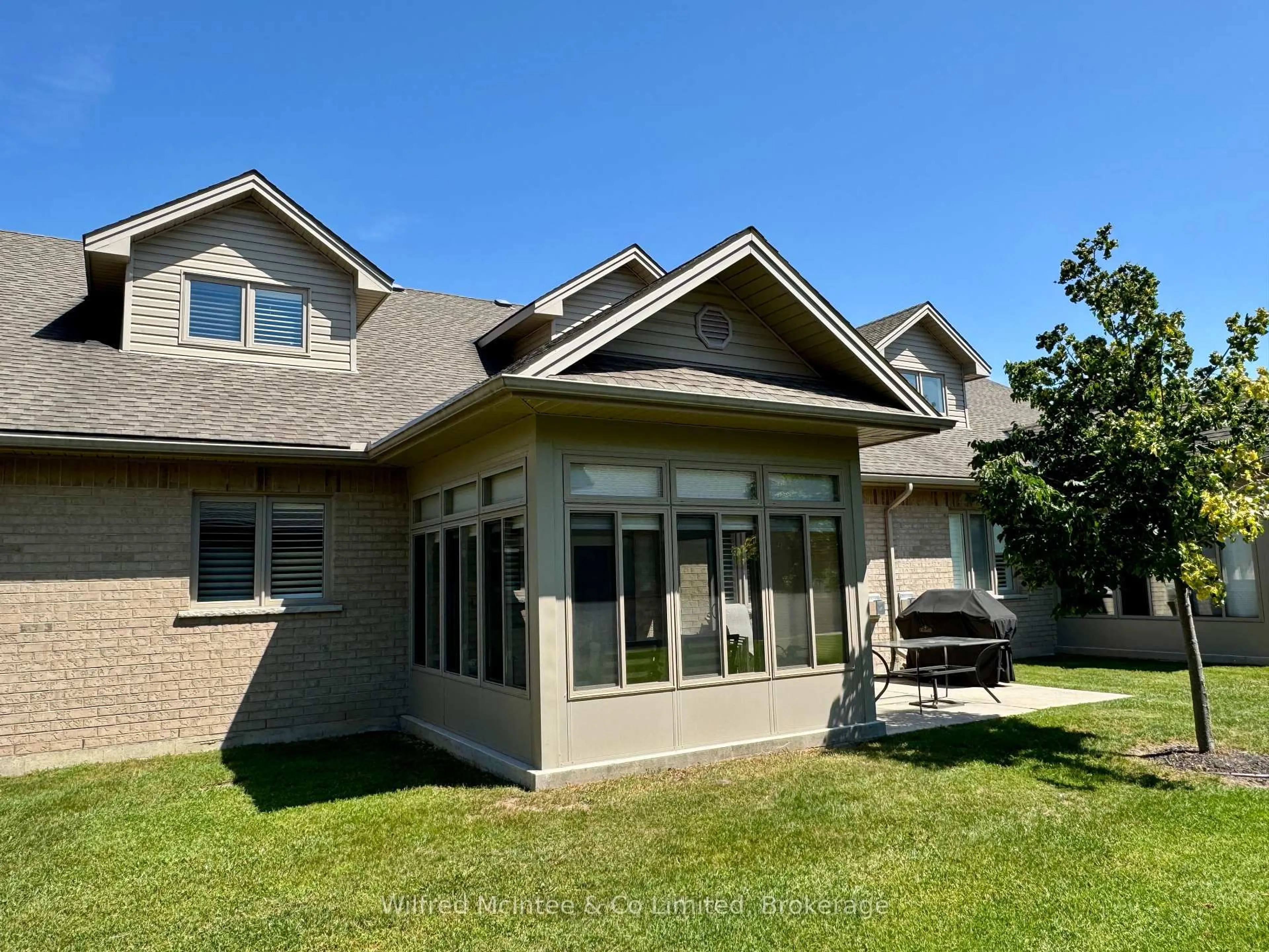 Home with vinyl exterior material, water/lake/river/ocean view for 401 Victoria St #31, Brockton Ontario N0G 2V0