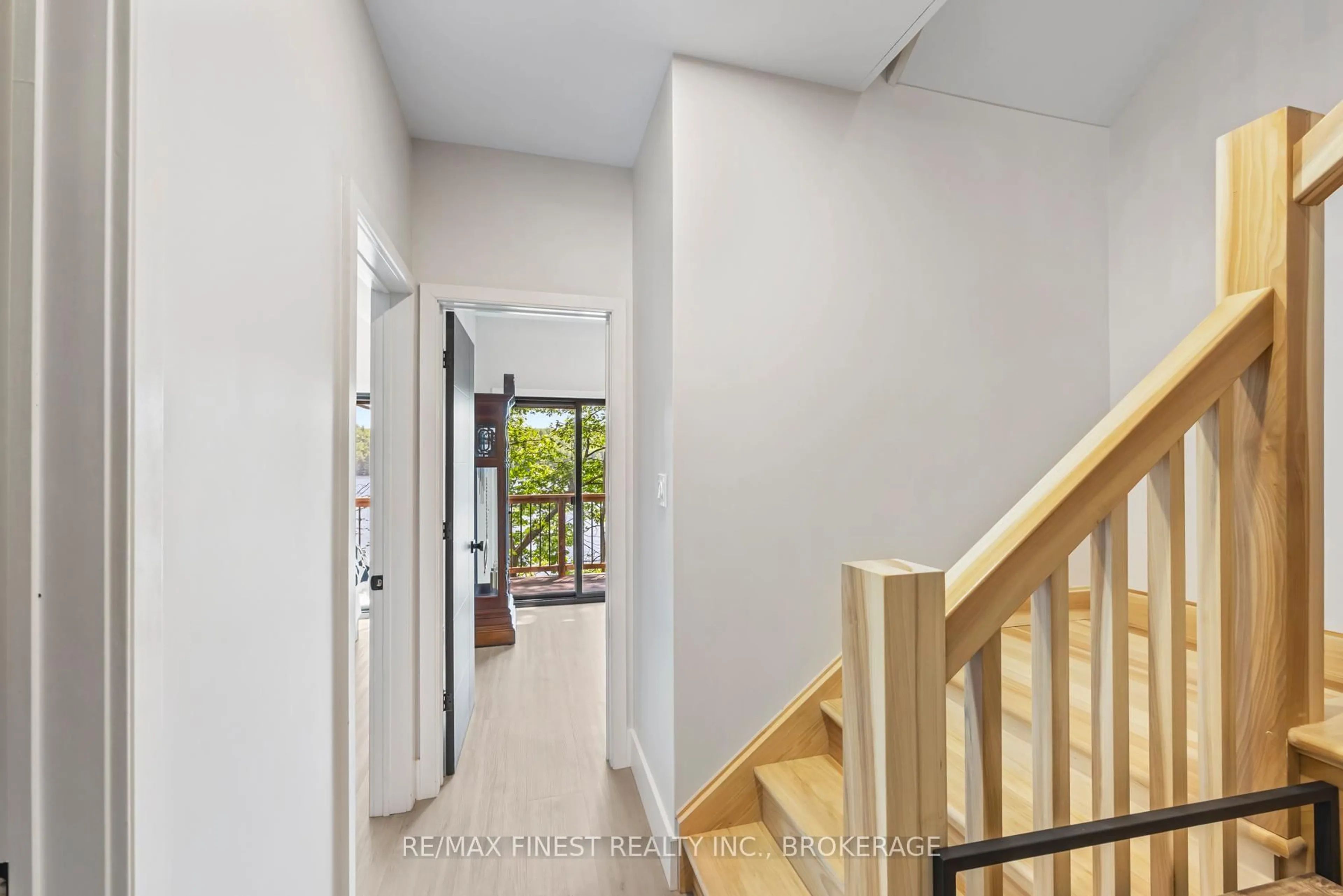 Unknown for 1005 MacDonald Lane, Perth Road Ontario K0H 2L0